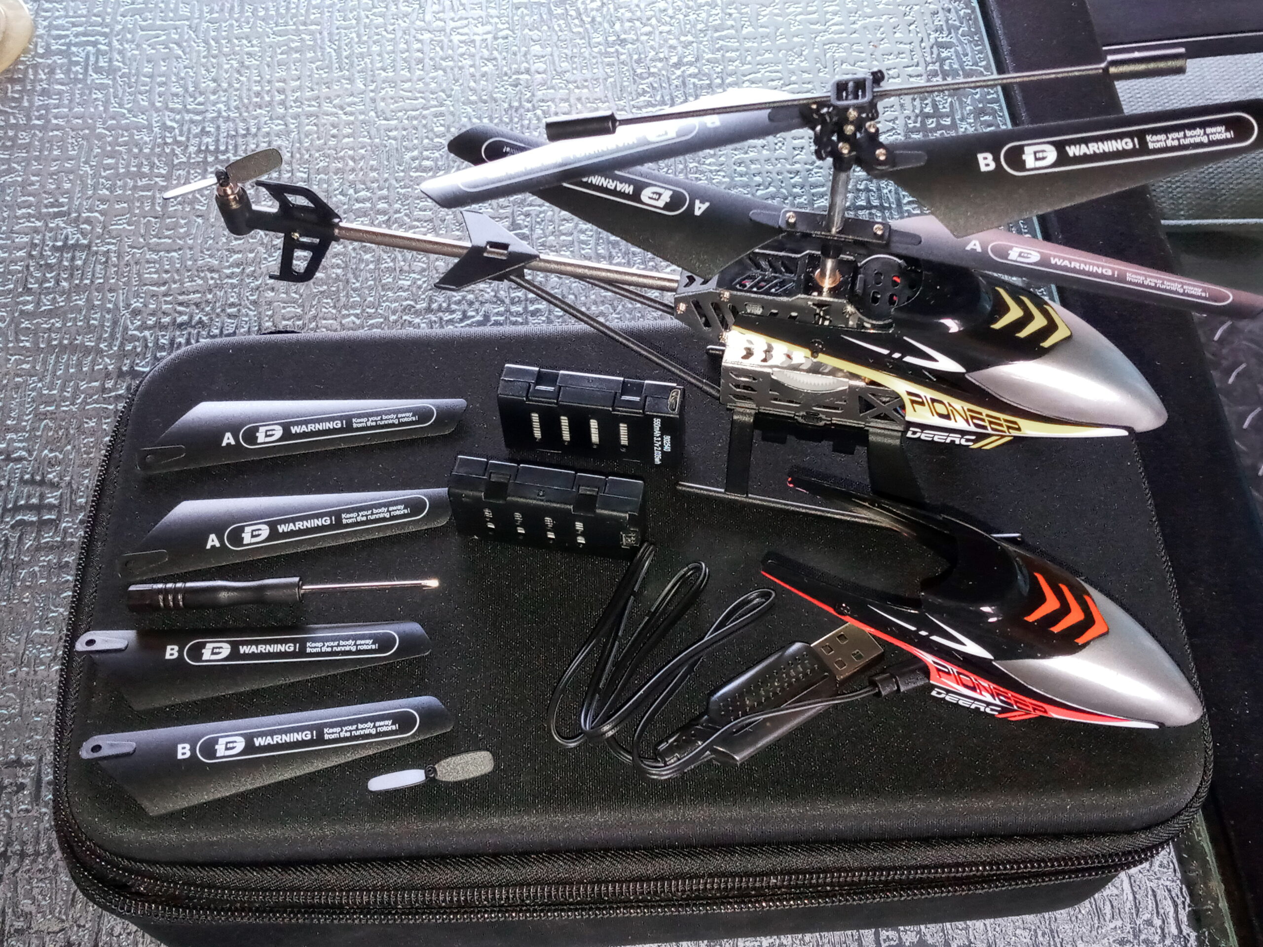 DEERC DE52 Remote Control Helicopter, Altitude Hold RC Helicopters with Storage Case Extra Shell, 2.4GHz Aircraft Indoor Flying Toy with High & Low Speed Mode, 2 Modular Battery for 24 Min Play customer photo 1