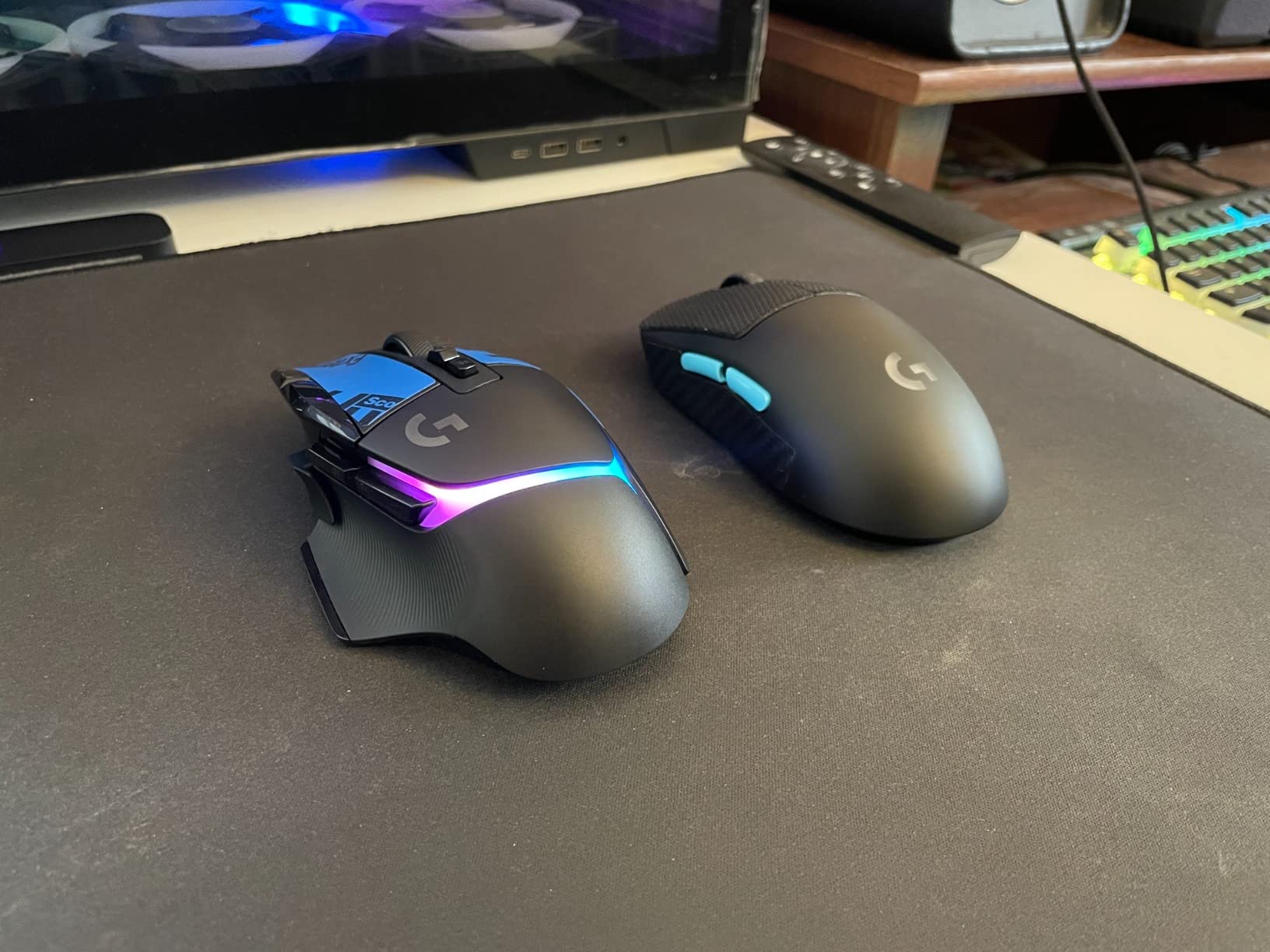 Logitech G502 X Plus Wireless Gaming Mouse: Optical Switches, LIGHTSYNC RGB, 13 Buttons, Infinite Scroll Toggle, Up to 130hr Battery, USB-C, PowerPlay Wireless Charging - Black customer photo 2