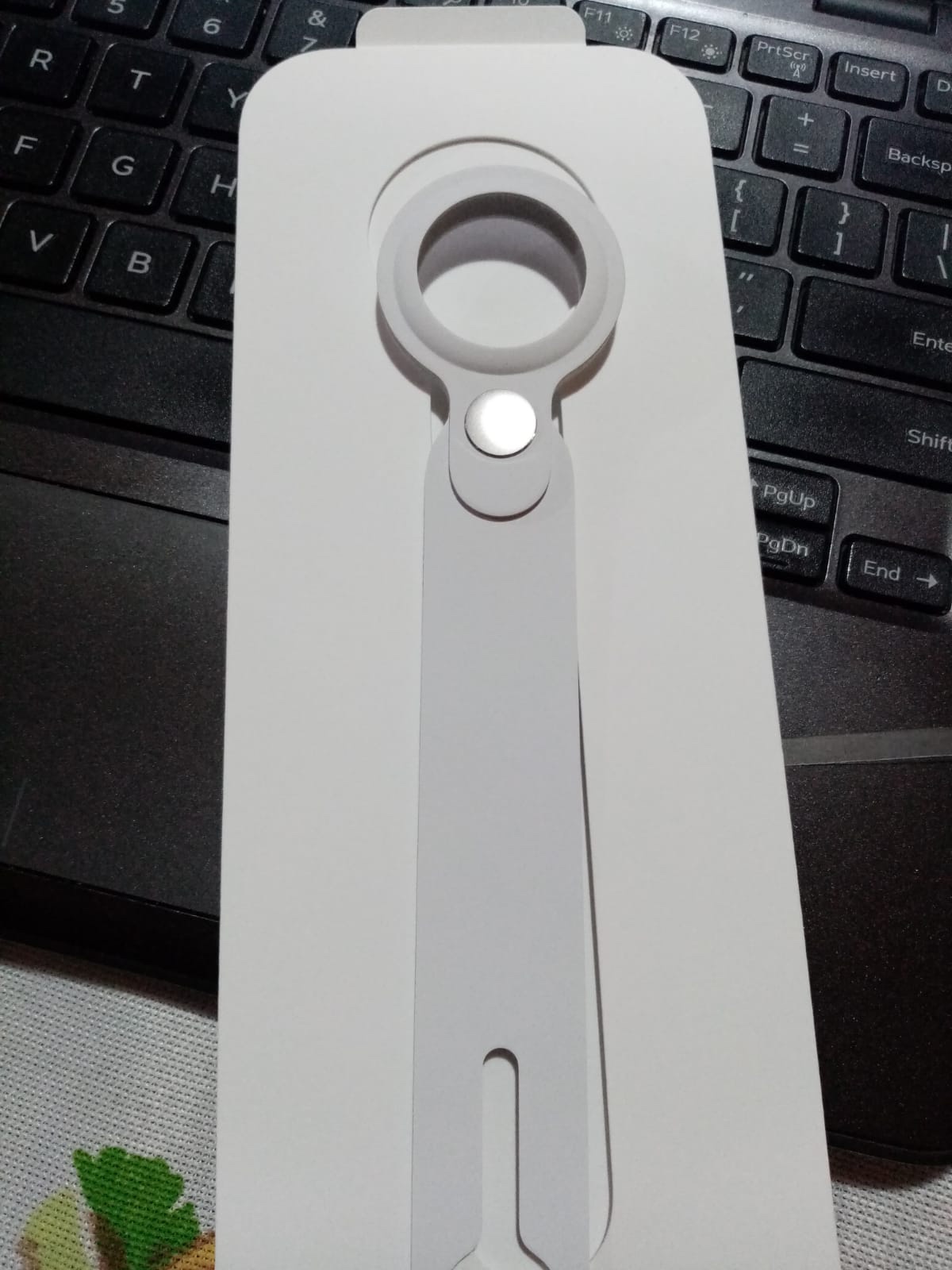AirTag Loop Case - White customer photo 2