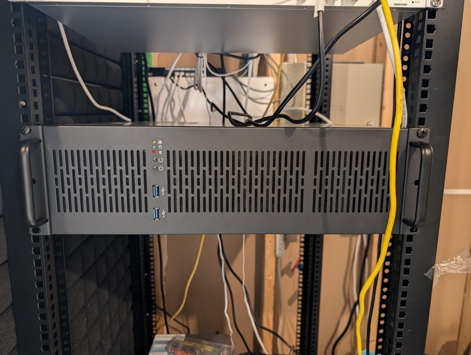 Rosewill 2U Server Chassis Rackmount Case | 4 x 3.5 HDD Bays | Micro-ATX Compatible | 3 x 80mm PWM Fans | 2 x USB 3.0 | RSV-Z2600U customer photo 1