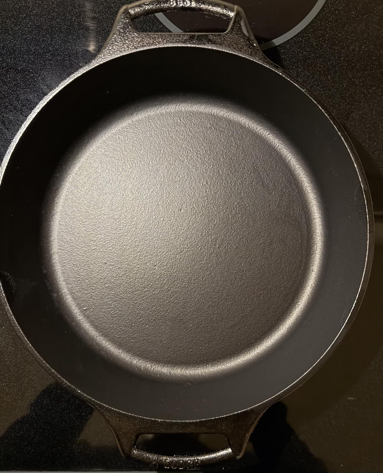 Lodge Seasoned Cast Iron Baker's Skillet - Heavy Duty Baking Pan with Dual Handles - Oven Ready Cast Iron Bakeware for Desserts, Roasting & Baking - 10.25 Inches customer photo 1