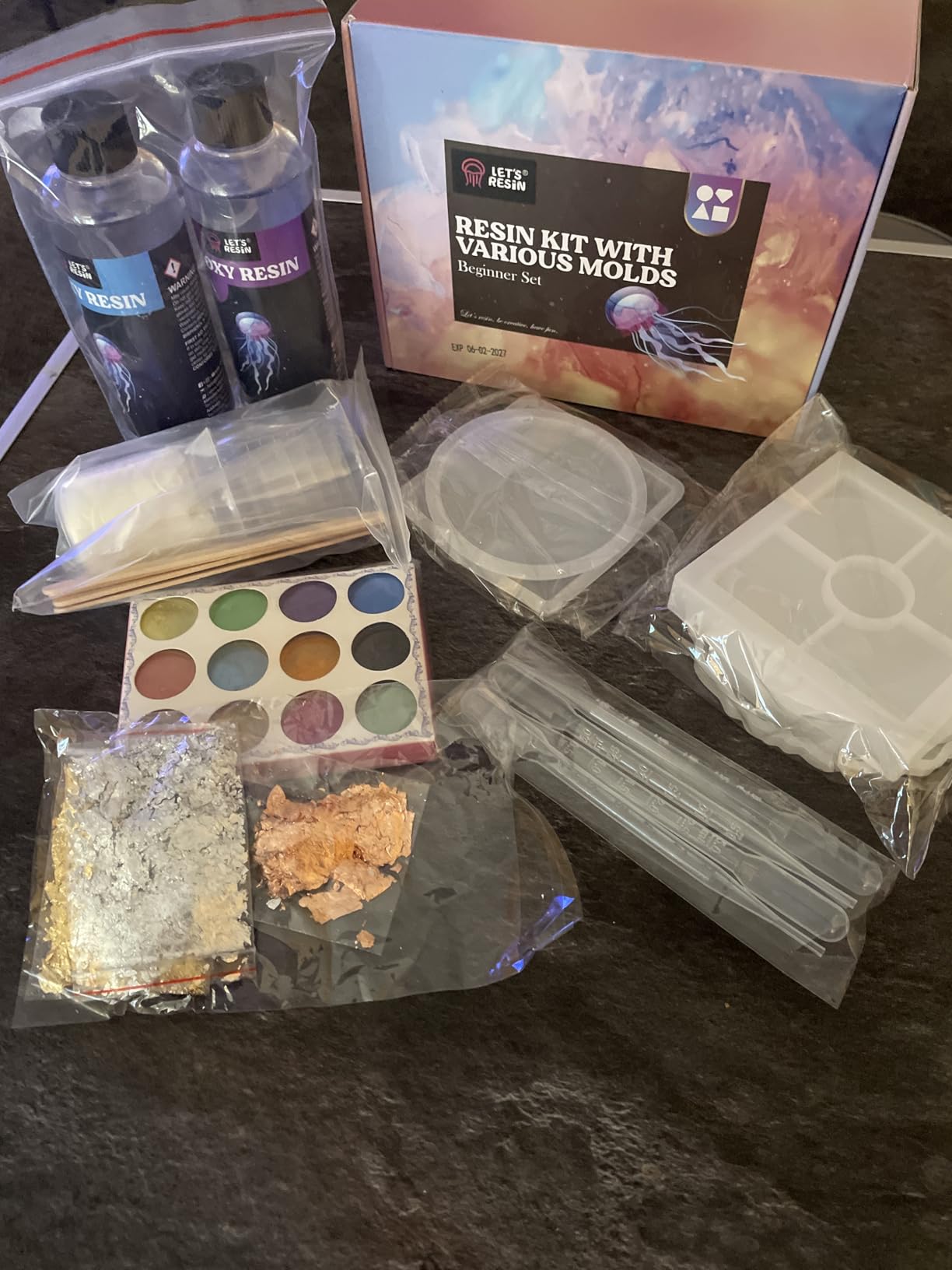 LET'S RESIN Coaster Kit, 16oz DIY Epoxy Resin Kit with Molds and Mica Powder Complete Set, Crafts for Adults, Beginners, Ideal Starter DIY Art Supplies Gift Set for Adults customer photo 1