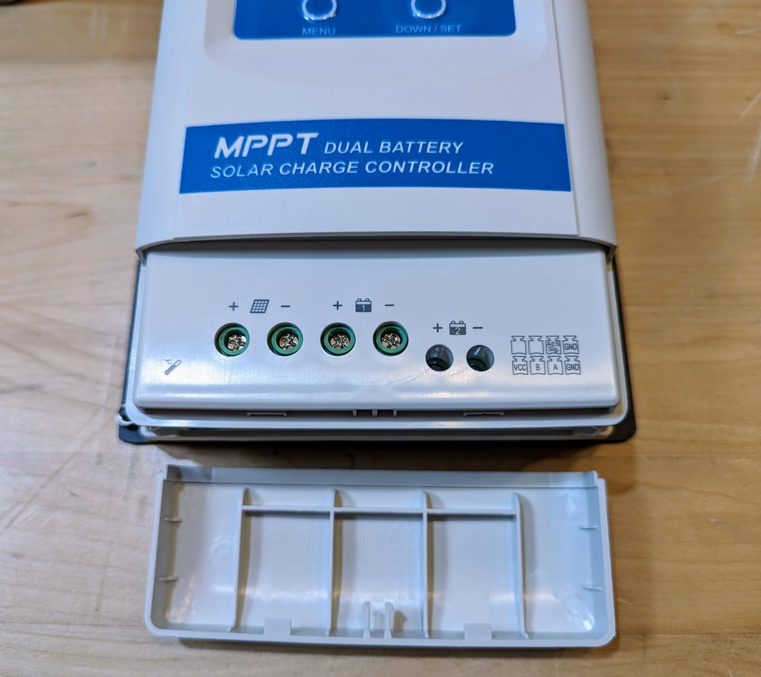 EPEVER 30A MPPT Dual Battery Solar Charge Controller 12V/24V Auto Max. PV 100V DuoRacer 30 Amp Controller for RV Camper Caravan Boat Trailer fit for Sealed, Gel, Flooded, Lithium Battery customer photo 2