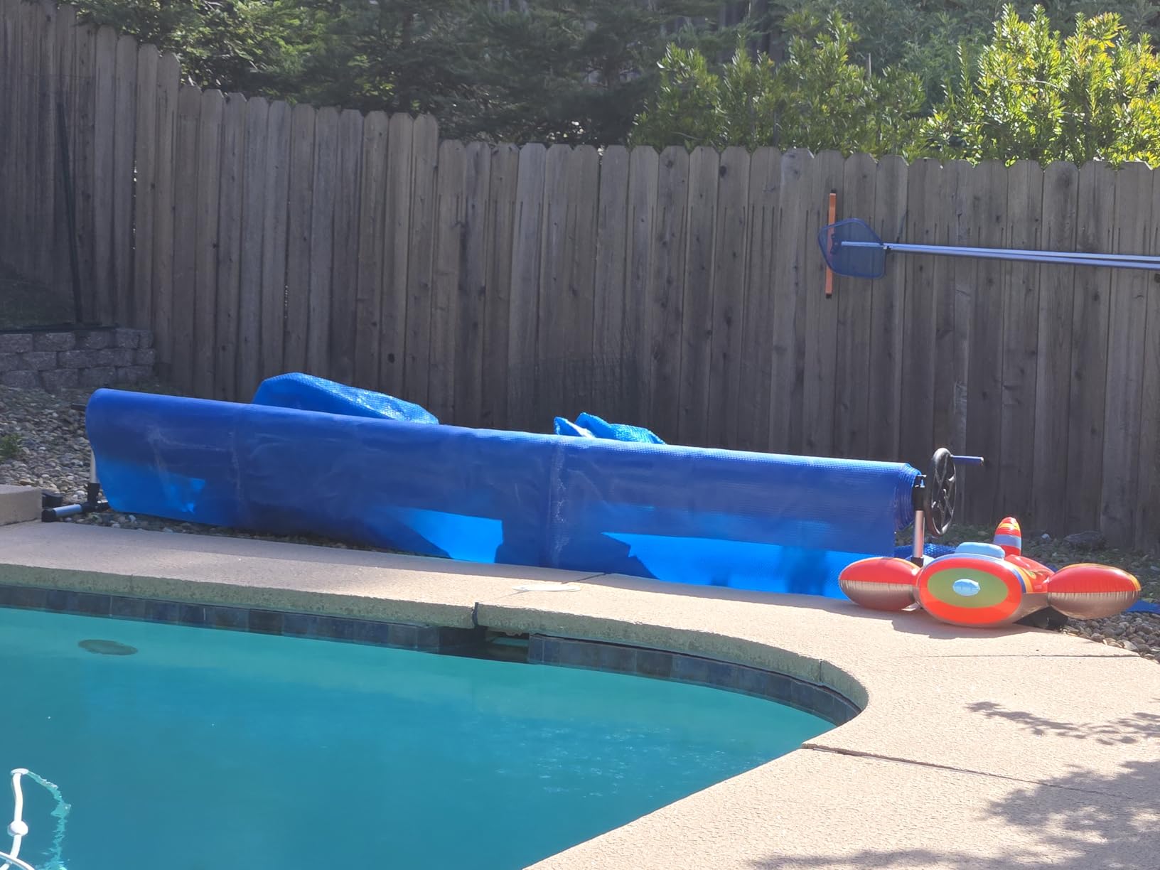 BigXwell Solar Pool Cover, Blue 16-mil 16 x 24 Foot Rectangle Above-Ground and In-Ground Pools, Heavy-Duty Insulating Pool Solar Cover, Heat Retaining Solar Blanket customer photo 1