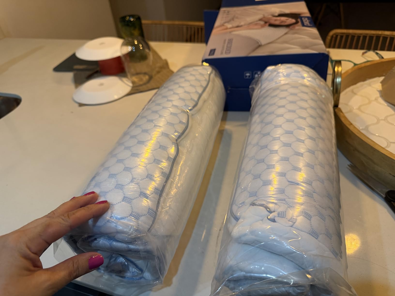 OSBED Cooling Adjustable Shredded Memory Foam Pillows Queen Size Set of 2 - Temperature-Regulating for All Sleepers with Dual Airflow Ventilation, CertiPUR-US & Hypoallergenic & Machine Washable customer photo 2
