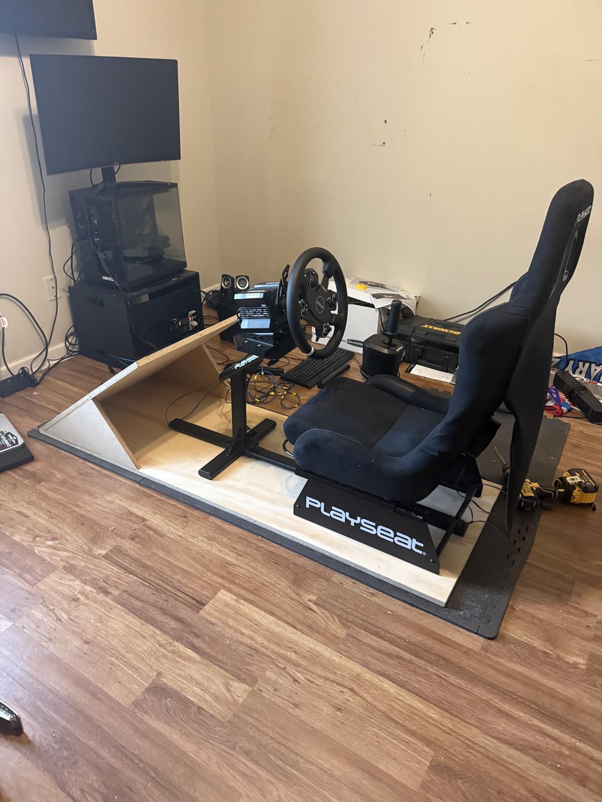 Playseat Evolution Pro Sim Racing Cockpit | Comfortable Racing Simulator Cockpit | Easily Adjustable | Compatible with All Steering Wheels & Pedals on the Market | Supports PC & Console | Actifit customer photo 1