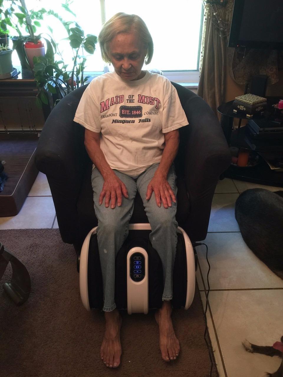Cloud Massage Shiatsu Foot Massager with Heat - Deep Kneading & Compression, Adjustable Intensity, Multi-Mode Leg and Foot Massager with Remote Control, Anti-Slip Base - Standard Size, White customer photo 1