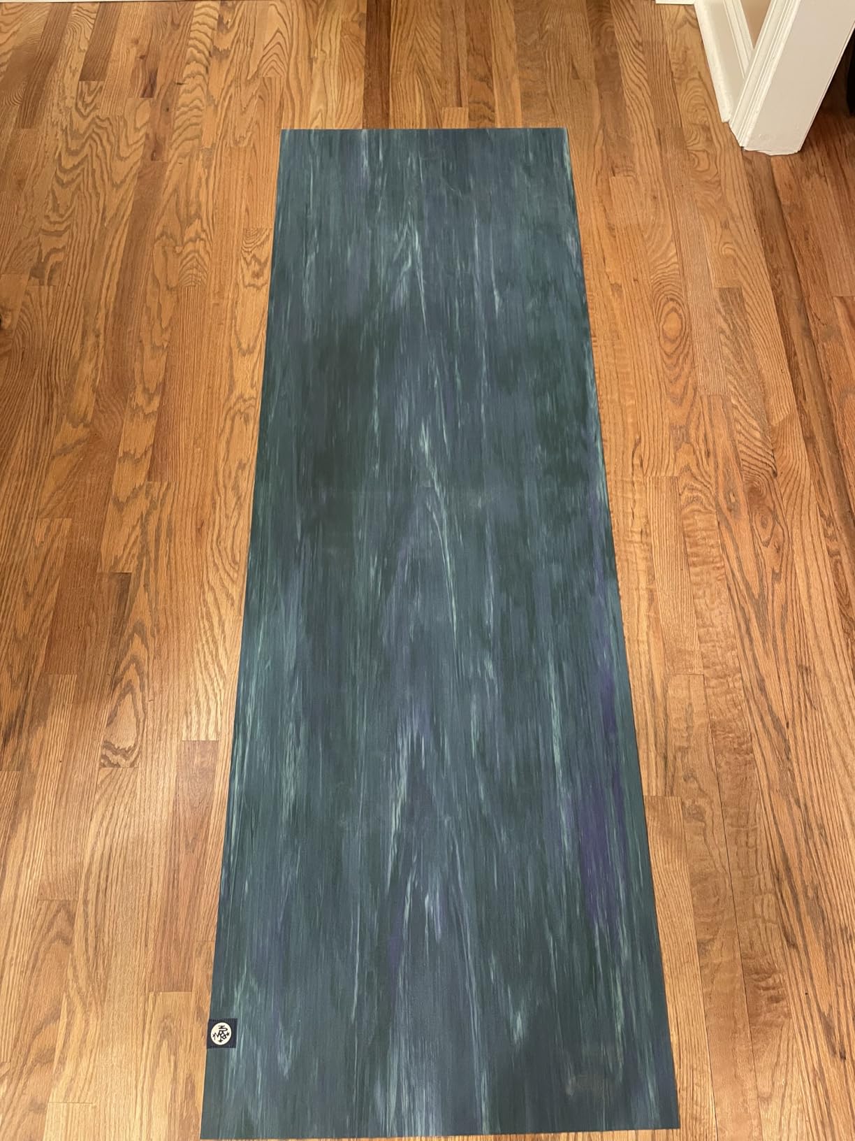 Manduka eKO SuperLite Yoga Mat - 1.5mm Natural Rubber | Foldable & Travel Friendly | Soft Textured Surface | Eco-friendly customer photo 2