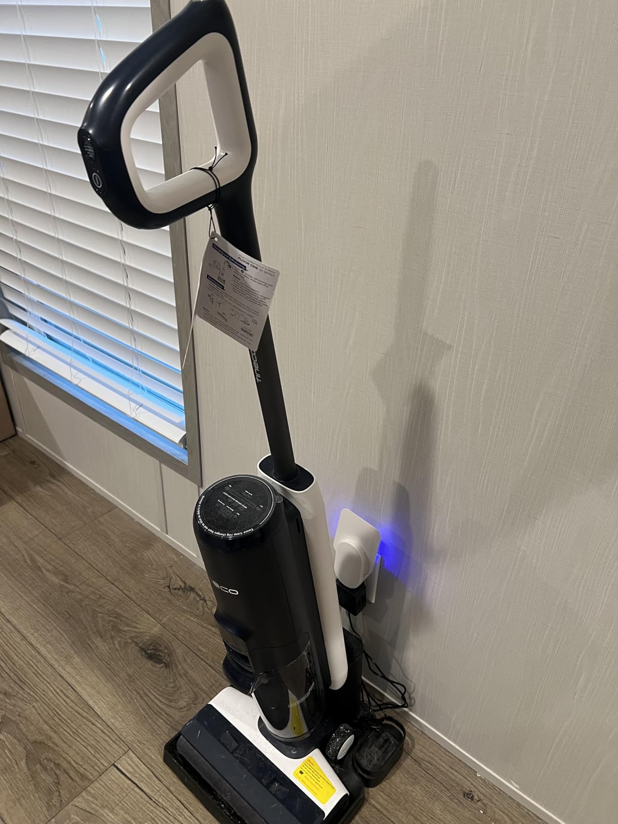 Floor ONE S5 Smart Cordless Wet Dry Vacuum Cleaner and Mop for Hard Floors, Digital Display, Long Run Time, Great for Sticky Messes and Pet Hair, Space-Saving Design, Blue customer photo 1