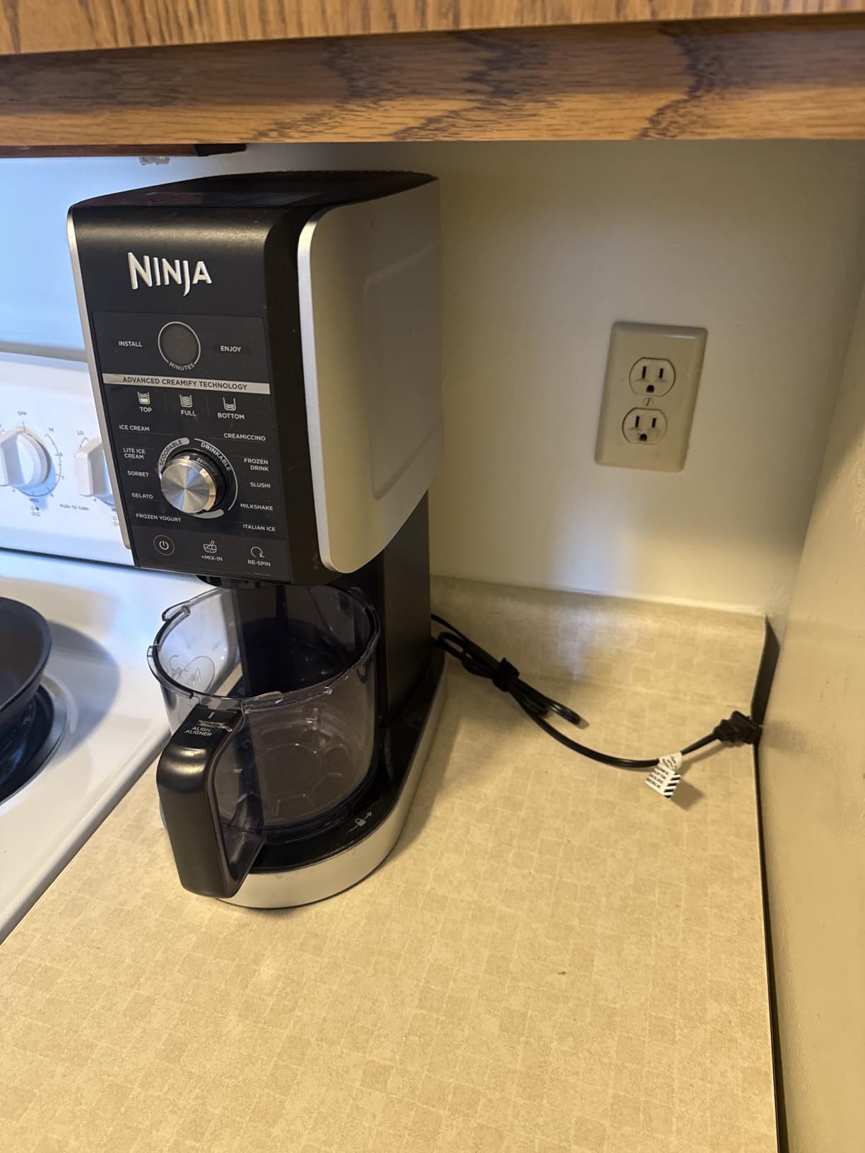 Ninja CREAMi Ice Cream Maker | 7-in-1 - IceCream, Gelato, Sorbet, Milkshakes, Mix-ins, Smoothie Bowls & More | Includes (1) Dishwasher Safe 16 oz. Pint with storage lid | Black | NC299AMZ customer photo 2