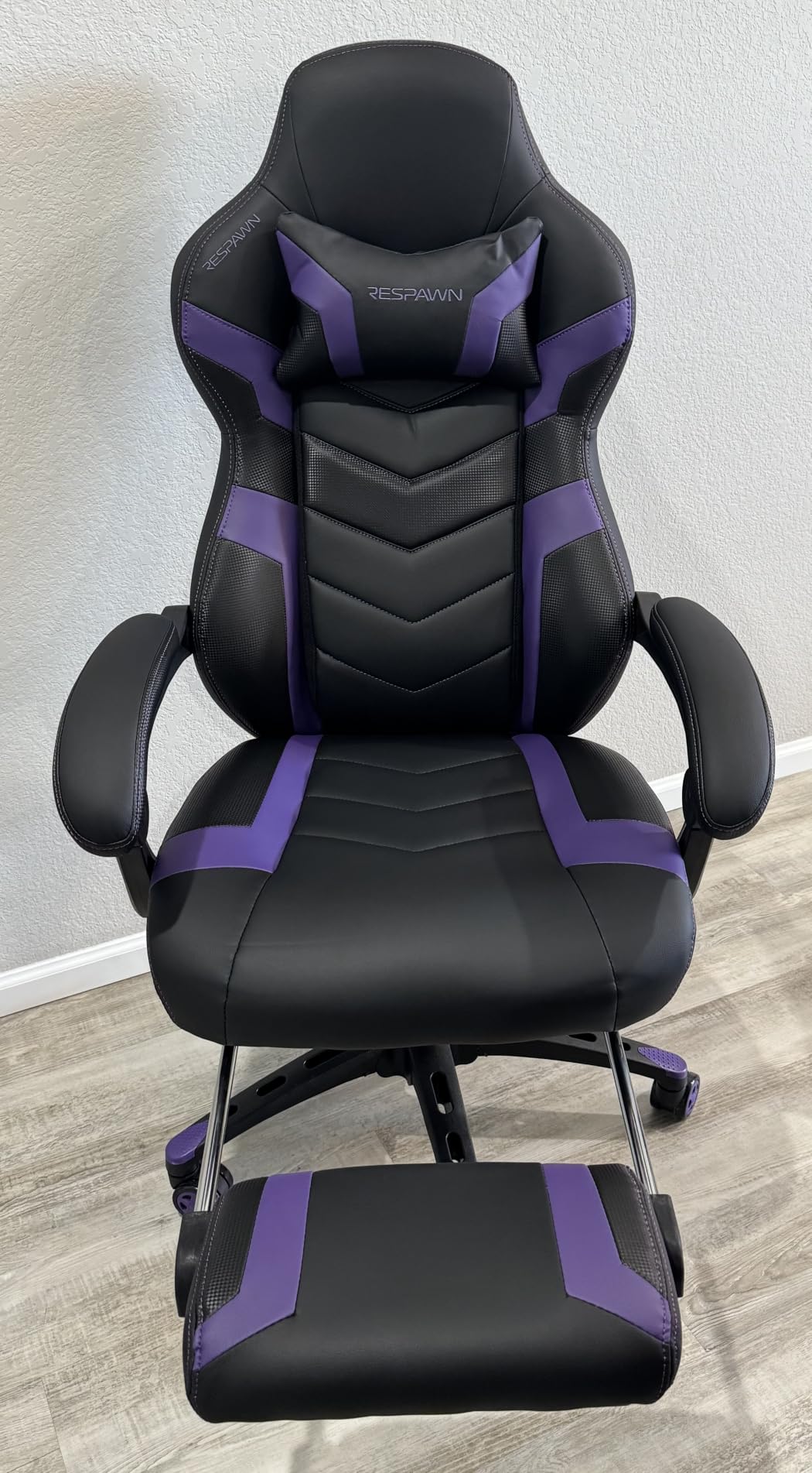 RESPAWN 110 Pro Ergonomic Gaming Chair with Footrest for Adults - Comfortable Office Gaming Recliner with Lumbar Support and Headrest, Racing Style Video Game Chairs for Computer Gamer - Black customer photo 1