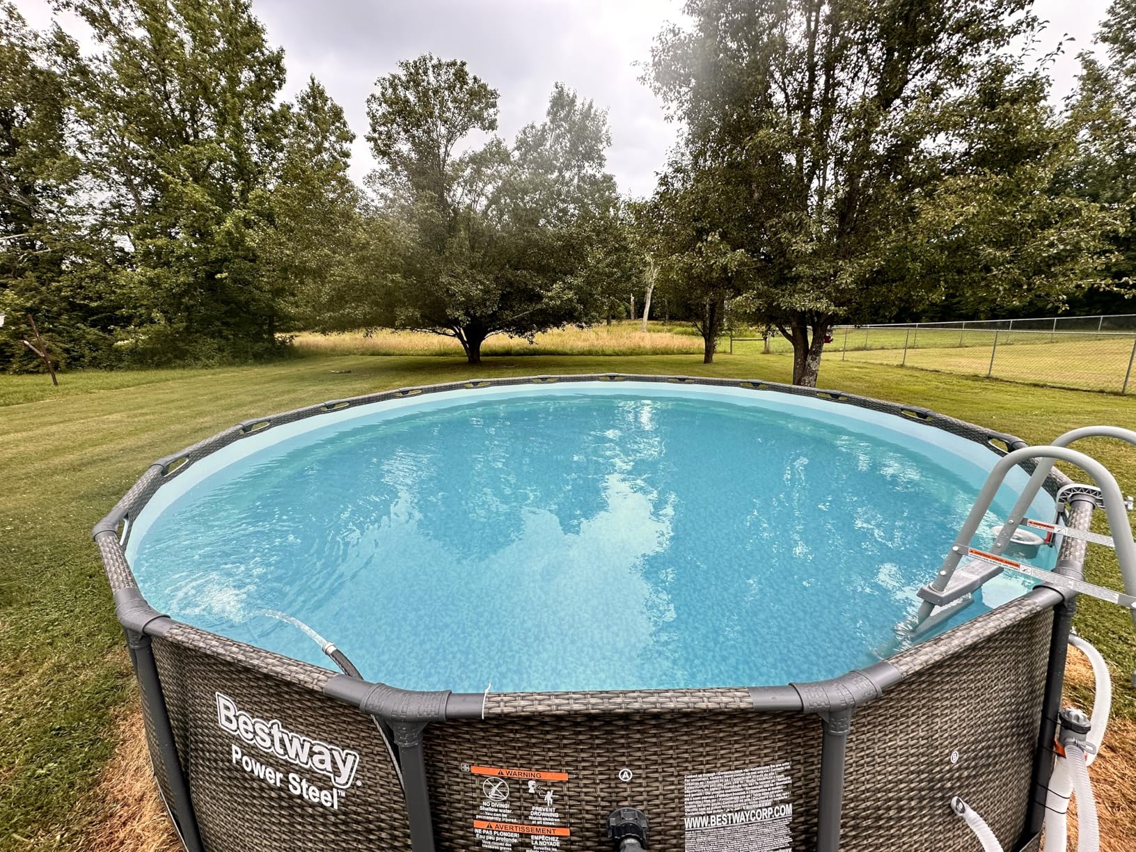 EFURDEN Pool Vacuum for Above Ground Pool, Cordless Handheld Rechargeable Pool Cleaner with Running Time Up to 60 Minutes for Sand and Debris, Ideal for In-Ground Pools, Spas, and Hot Tubs customer photo 2