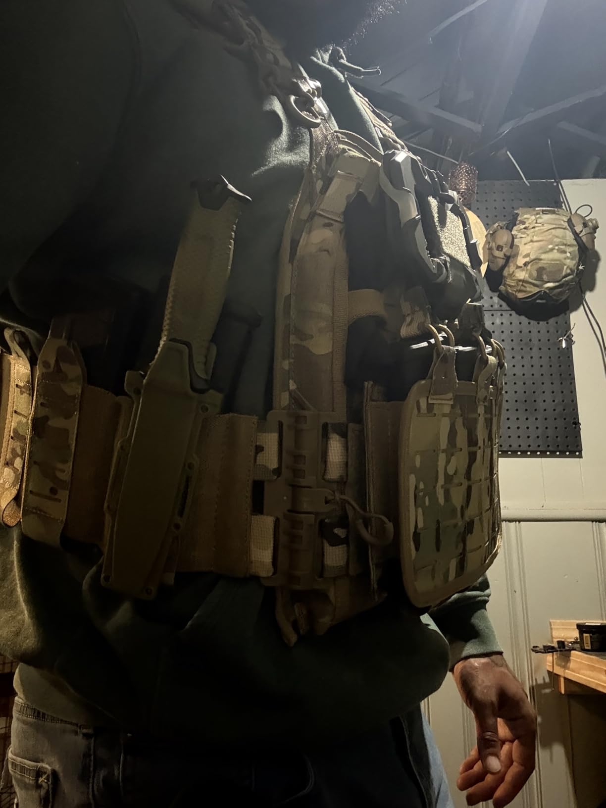 YAKEDA Tactical Outdoor Vest for Men /1000D Nylon Quick Release Laser-Cutting Modular Lightweight Vest customer photo 1