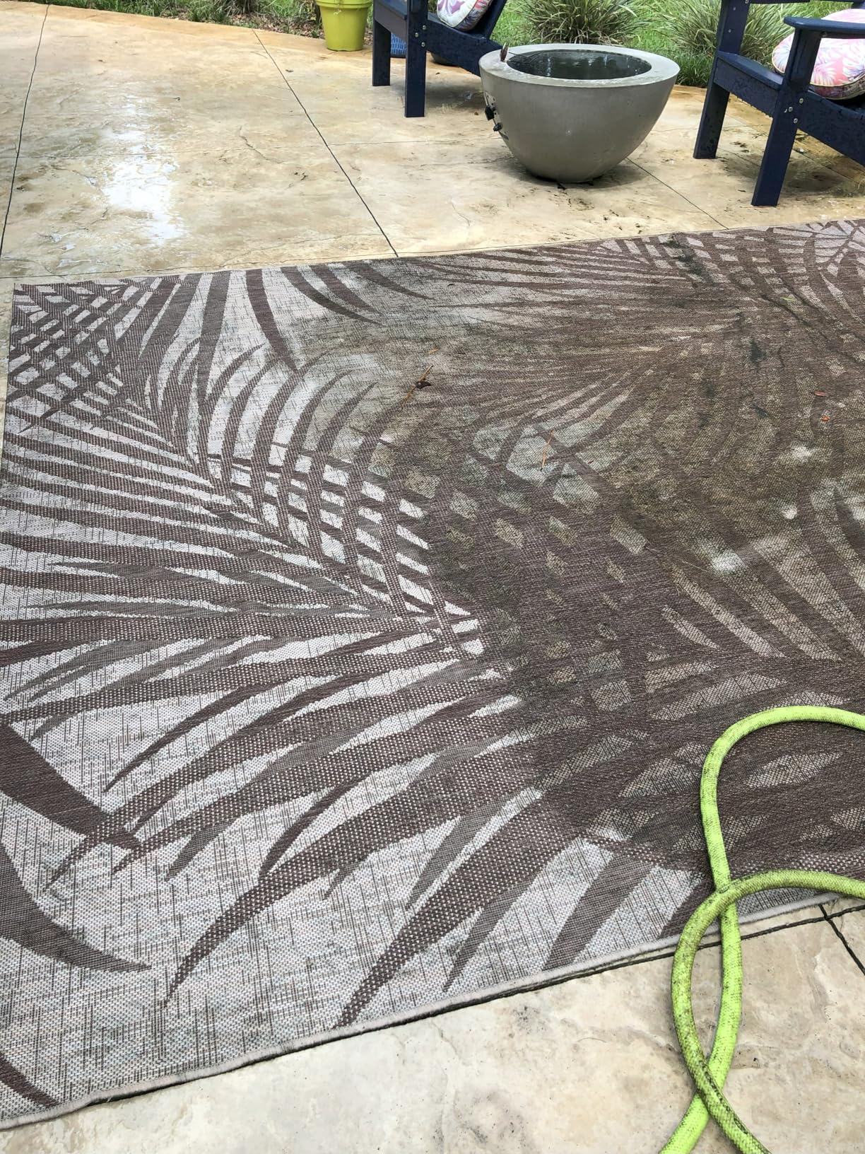 Gertmenian Indoor Outdoor Area Rug, Classic Flatweave, Washable, Stain & UV Resistant Carpet, Deck, Patio, Poolside & Mudroom, 5x7 Ft Standard, Royal Palm Leaf, Brown Black customer photo 1