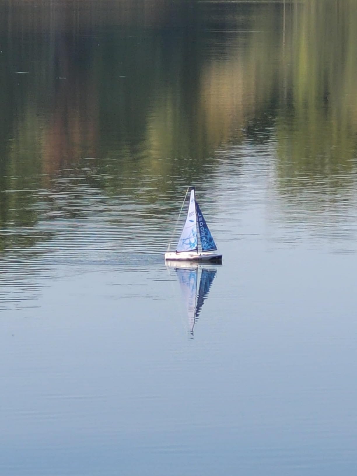 Voyager400 2.4GHz RC Motor Powered Sailboat in Red - 26