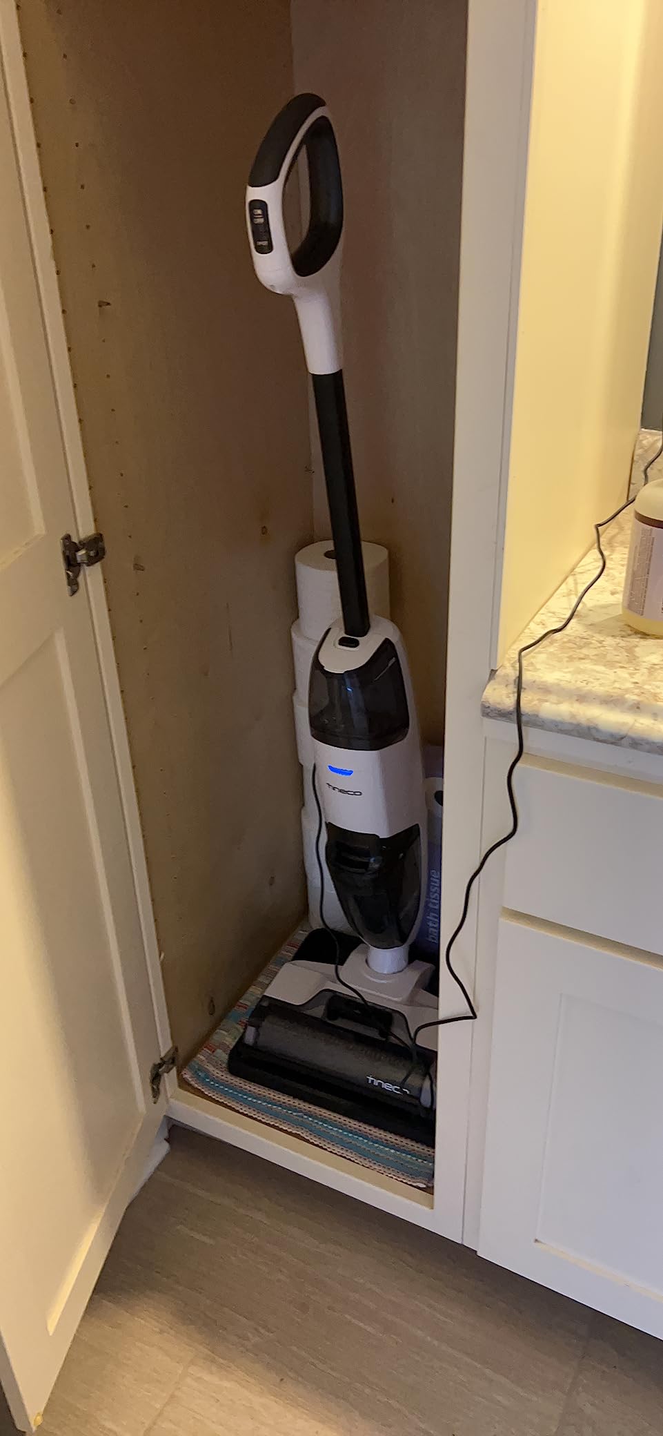 iFLOOR 2 Complete Wet Dry Vacuum, Hard Floor, Cordless | vacuums and washes simultaneously, dual-tank system, 90% water recovery, self-propelled, self-cleaning customer photo 1