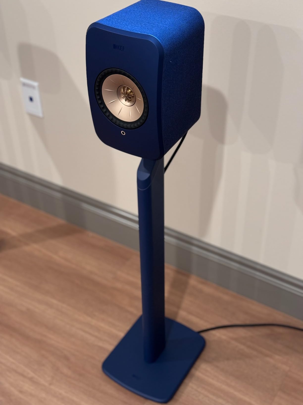 KEF LSX II Wireless Bookshelf Speakers (Pair, Carbon Black) - Active Powered HiFi Speaker System with HDMI ARC, AirPlay 2 & Wi-Fi Streaming customer photo 2