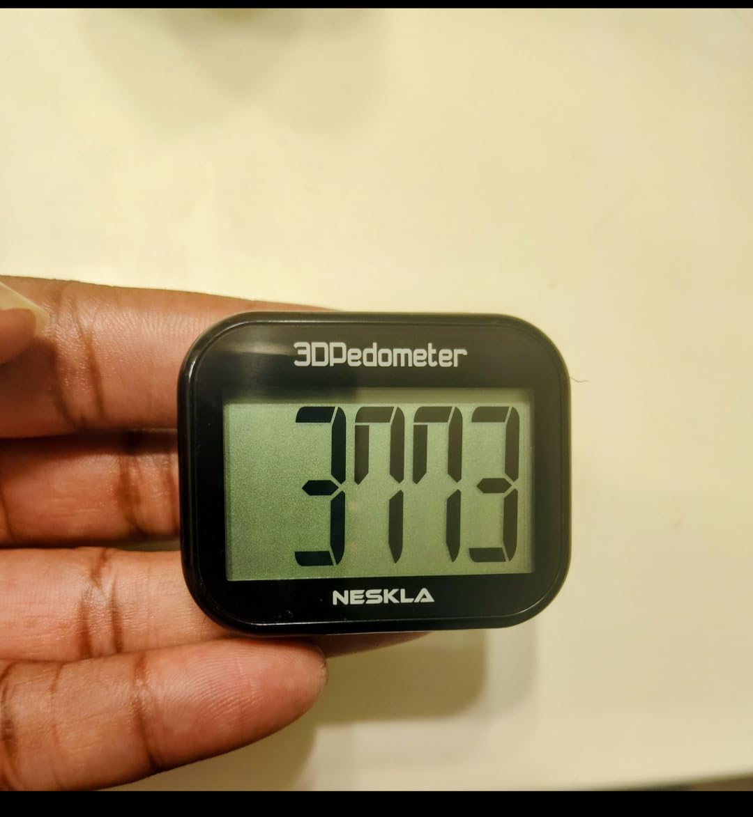 3D Pedometer for Walking, Simple Step Counter with Large Digital Display, Step Tracker with Removable Clip Lanyard, Accurately Track Steps for Seniors customer photo 2