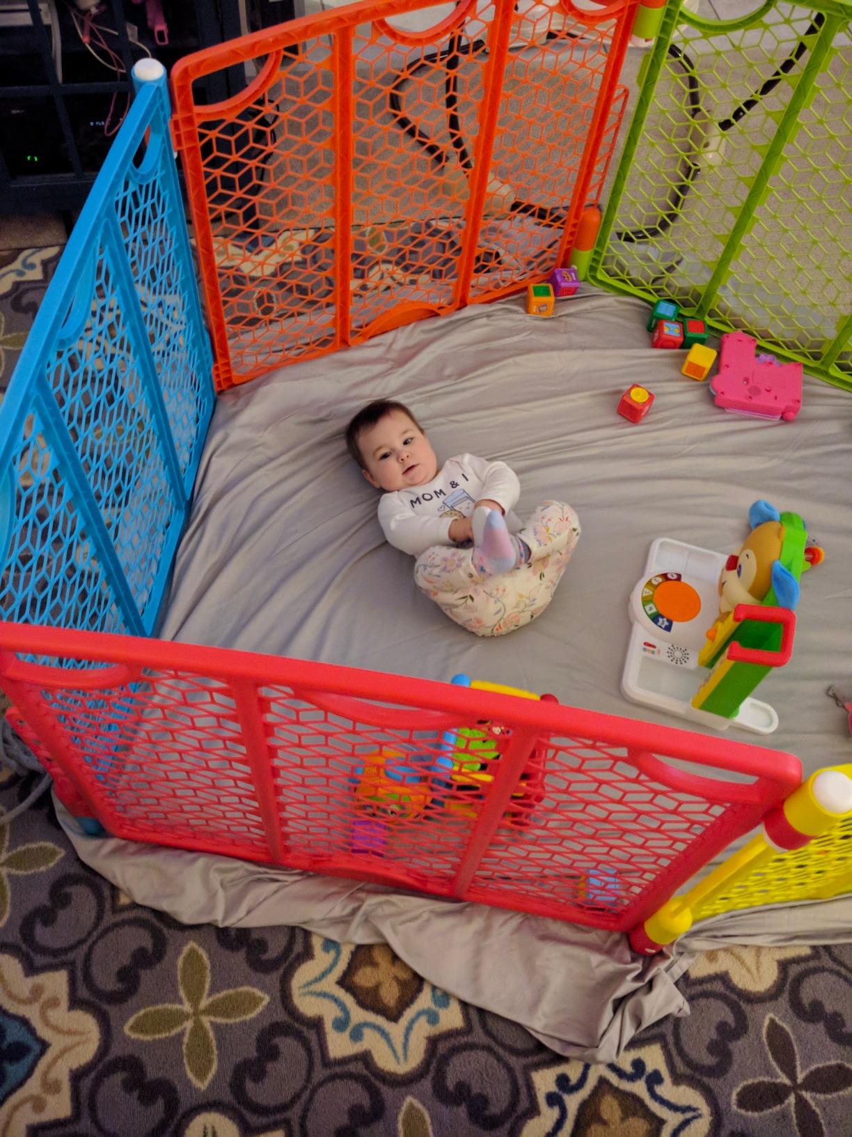 Evenflo Versatile Play Space Adjustable Play Area, Plastic, 8-Panel (Cool Gray) customer photo 1