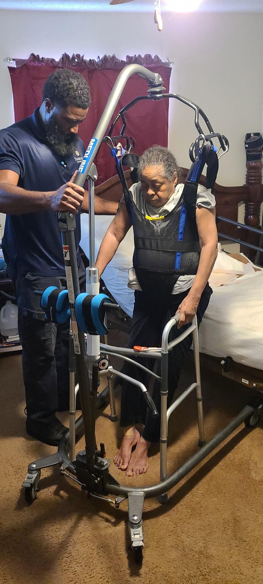 Comfort Padded Patient Lift Walking Sling, Portable Standing Harness to People/Handicap for Ambulating Support Training, 500 lbs Safety Loading (Small) customer photo 1