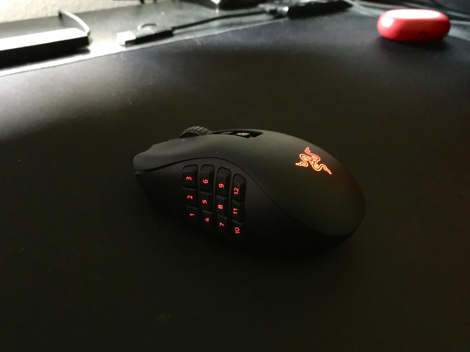 Razer Naga V2 Pro Wireless MMO Gaming Mouse - 19+1 Programmable Buttons, 3 Swappable Side Plates, HyperScroll Pro Wheel, 30K DPI, 300 Hr Battery, Multi-Mode Connectivity customer photo 2