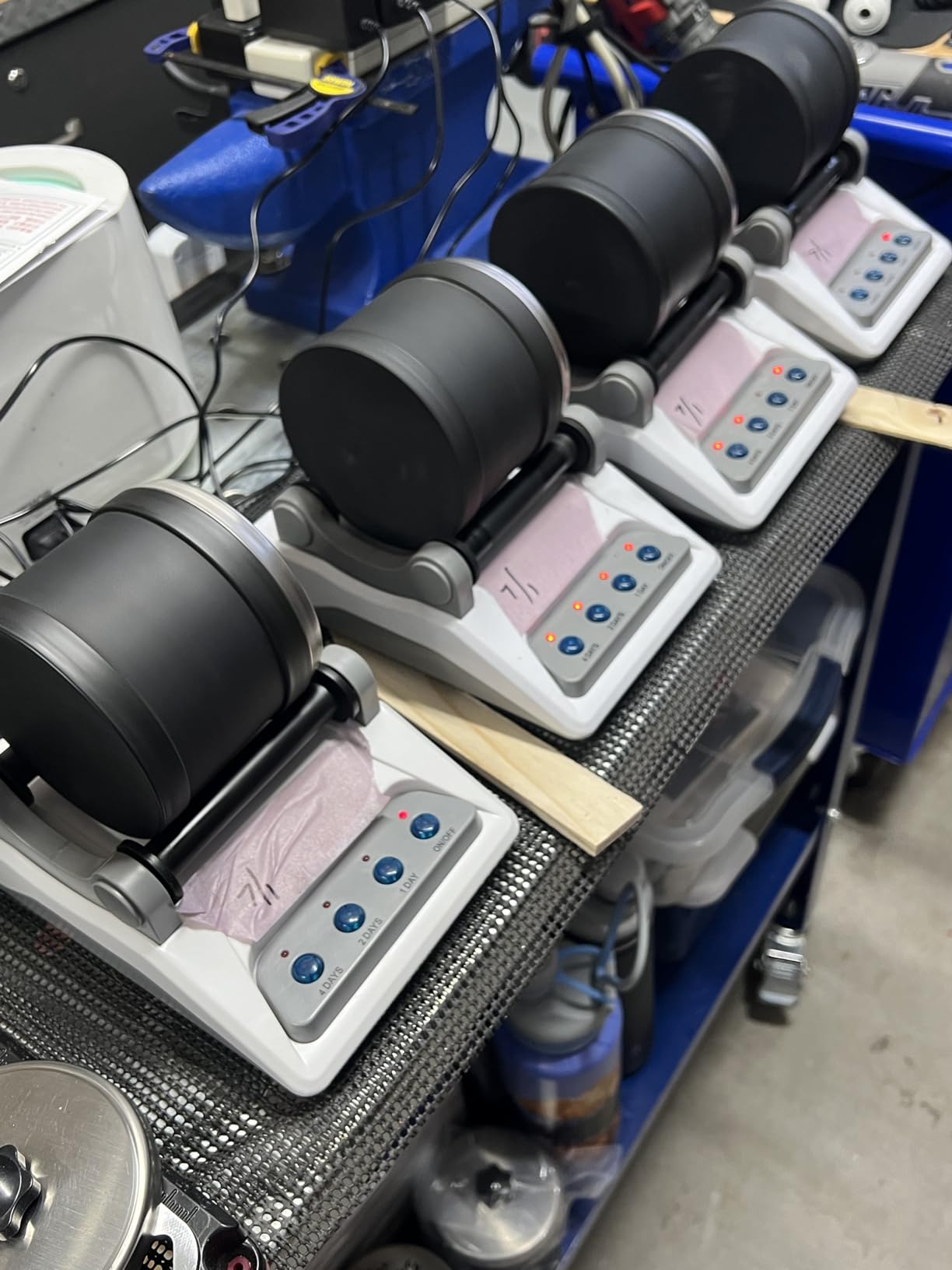 Rock Tumbler Kit - Turn Rough Rocks into Beautiful Gems with 7-Day Timer, Includes 2 Belts, Bag of Rough Stones, 4 Stages of Grits: Coarse, Fine, Polishing, Final Polishing customer photo 1