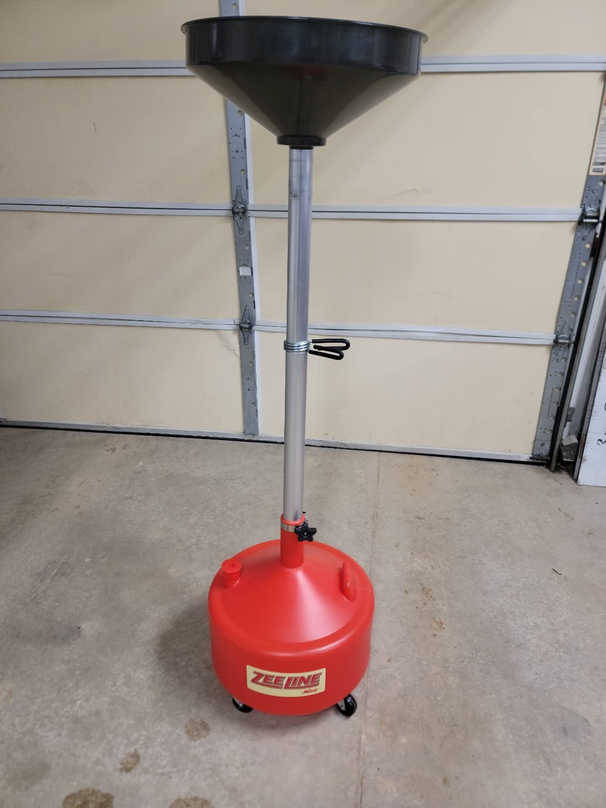 Zeeline By Milton ZE8DC, Rolling Oil Drain Pan, 8 Gallon Oil Drain with Adjustable Funnel, 2 Inch Drain Port with Cap, Wide Drain Pipe for Faster Draining, Oil Drain with 4 Swivel Casters customer photo 1