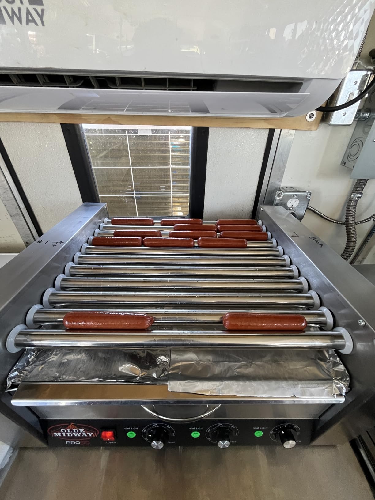 Olde Midway Electric 18 Hot Dog 7 Roller Grill Cooker Machine with Bun Warming Drawer and Cover - Commercial Grade, Stainless Steel customer photo 2