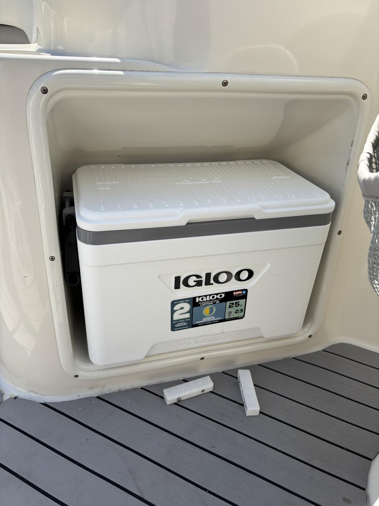 Igloo Marine Cooler | Insulated Hard Shell Ice Chest | Great for Fishing, Camping, Boating, & More customer photo 2