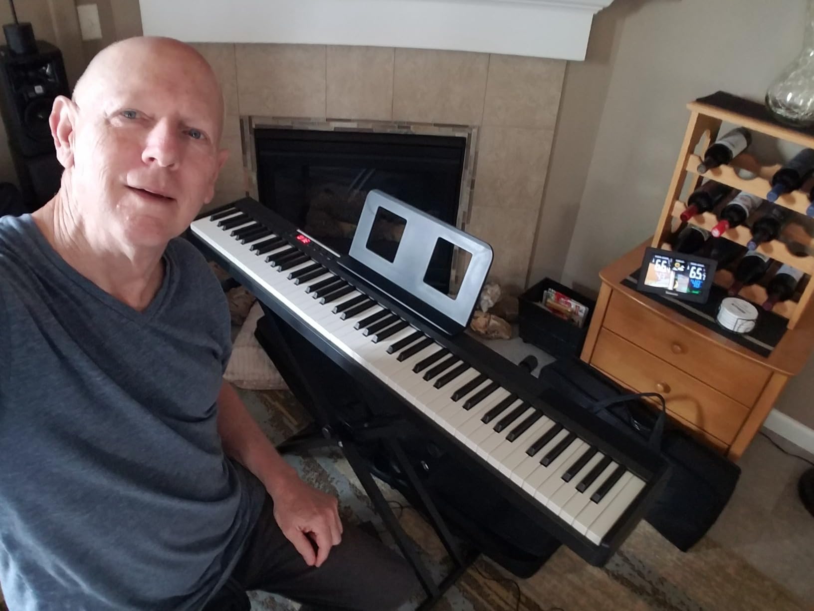 Longeye Piano Keyboard 88 Keys Compact Digital Piano for Beginners with Full Size Semi Weighted Keys, Sustain Pedal, Headphones, Carrying Case (88 Key With Stand, Black) customer photo 2
