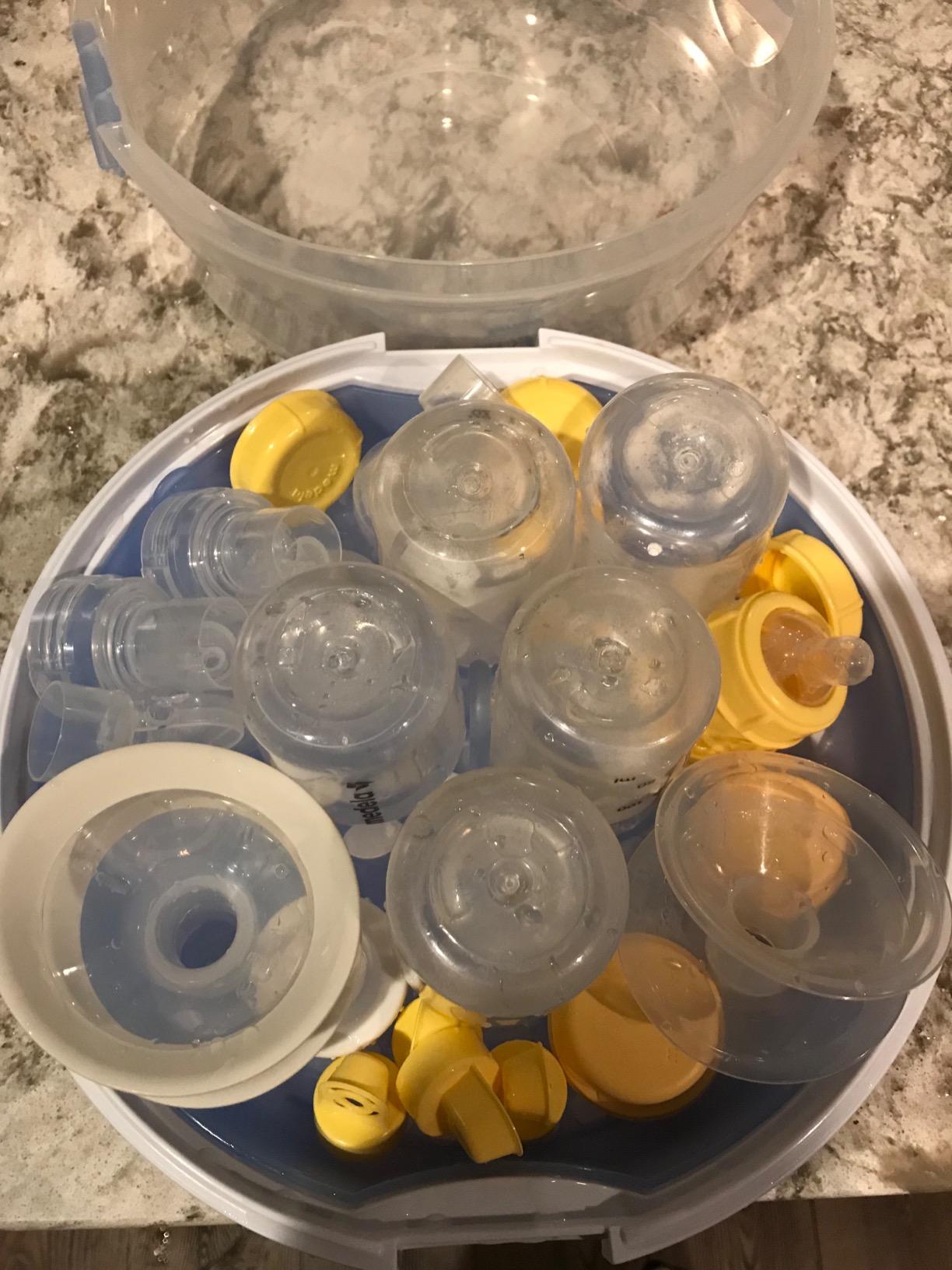 Philips AVENT Microwave Steam Sterilizer for Baby Bottles, Pacifiers, Cups and More, SCF281/05 customer photo 2