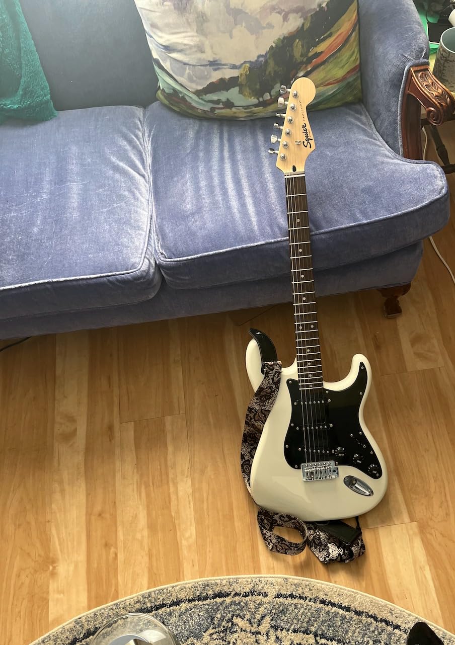 Squire Sonic Stratocaster Electric Guitar, Black, Maple Fingerboard, Black Pickguard customer photo 2