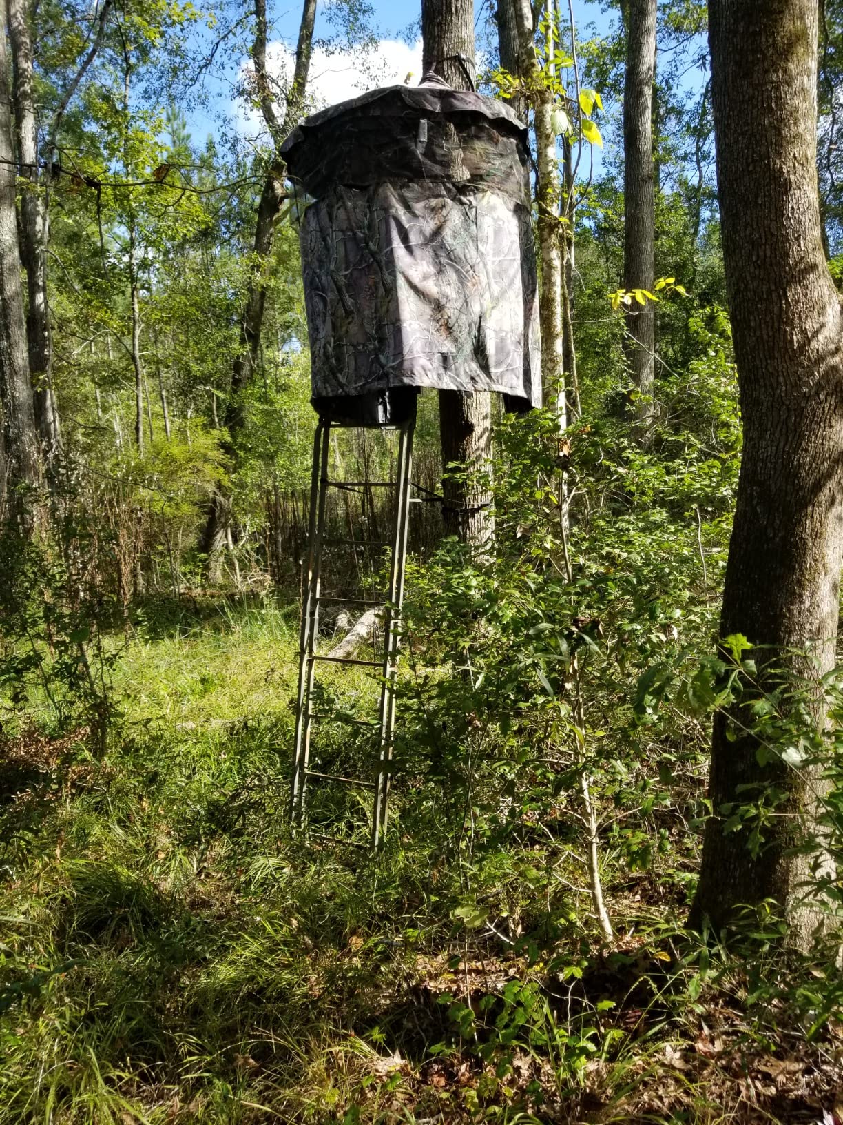 Chameleon+ Tree Stand Blind, Includes the TM100 Tree Mount (Mossy Oak Country DNA) customer photo 1