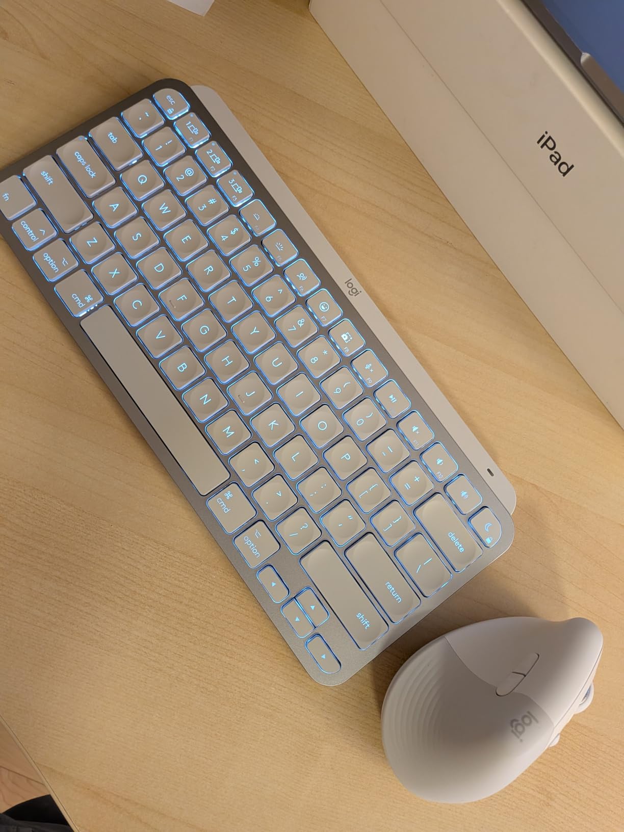 MX Keys S for Mac, Wireless Keyboard, Fluid, Precise Laptop-Like Typing, Programmable Keys, Backlit, Bluetooth USB C Rechargeable for MacBook Pro, MacBook Air, iMac, iPad - Space Grey customer photo 1
