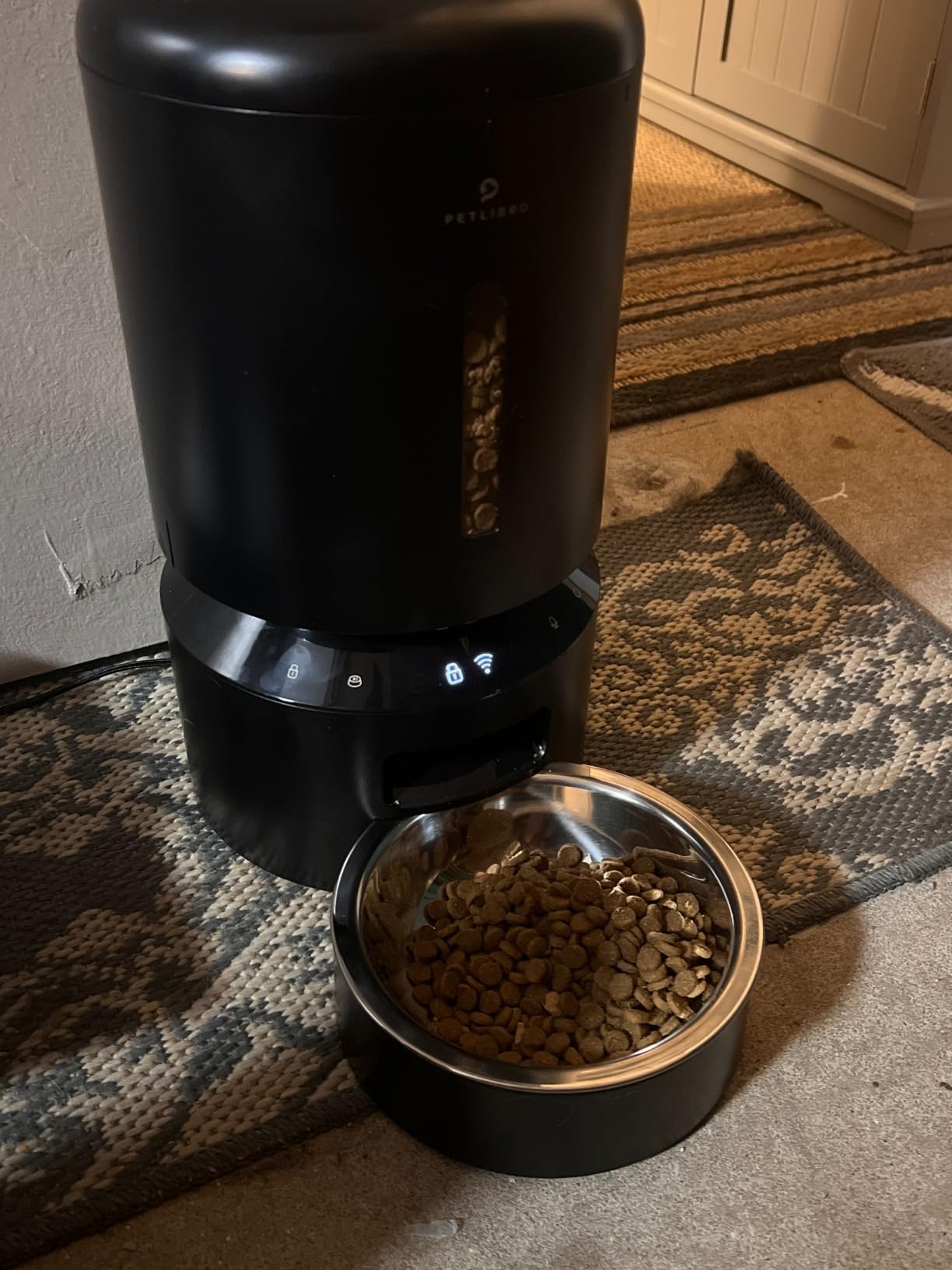 PETLIBRO Automatic Cat Feeder, 5G WiFi Automatic Pet Feeder with Freshness Preservation, 3L Timed Cat Feeders for Dry Food, Up to 48 Portions 10 Meals Per Day, Granary Pet Feeder for Cat/Dog, White customer photo 1