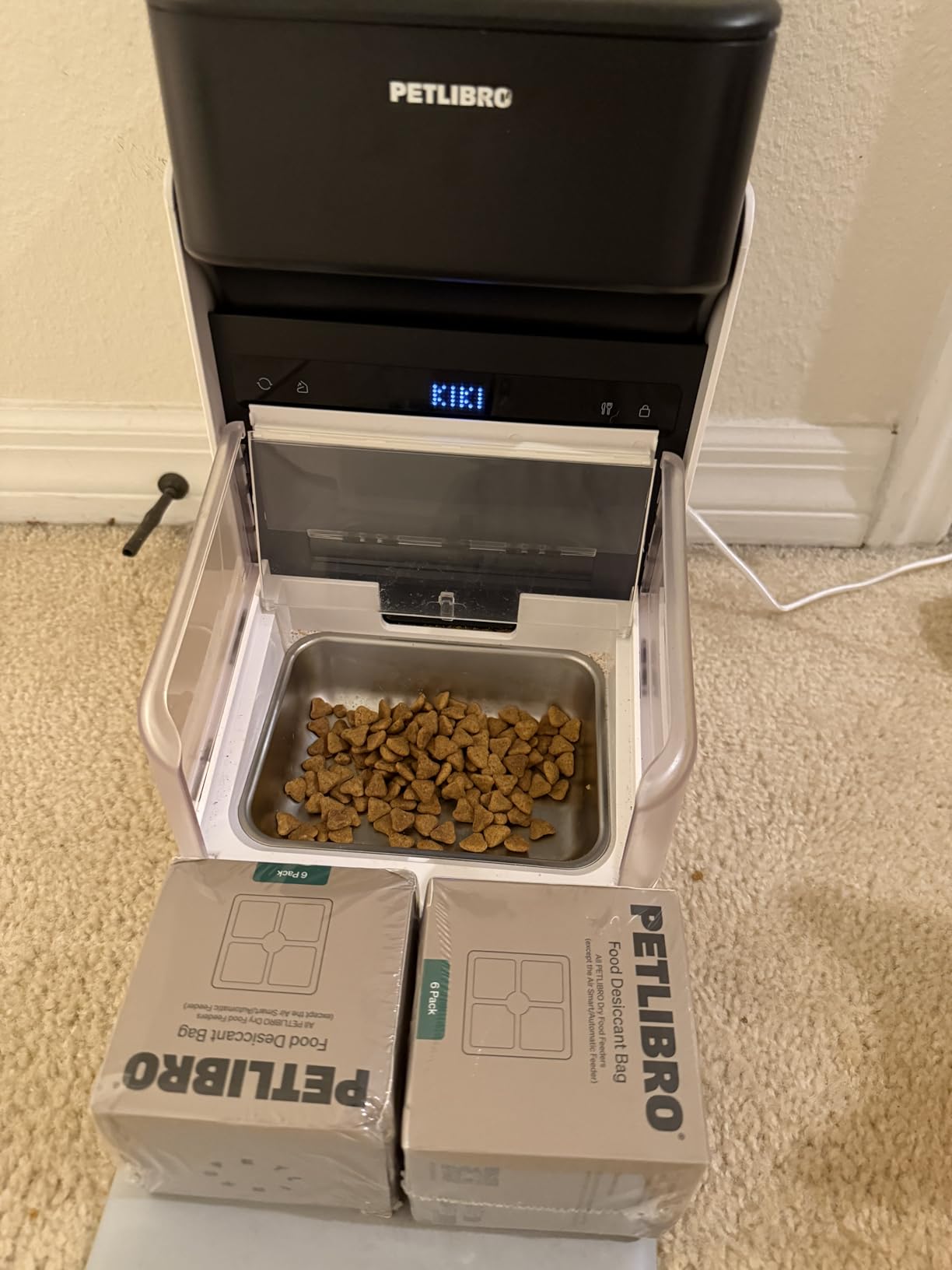 PETLIBRO Automatic Cat Feeder, 5G WiFi Automatic Pet Feeder with Freshness Preservation, 3L Timed Cat Feeders for Dry Food, Up to 48 Portions 10 Meals Per Day, Granary Pet Feeder for Cat/Dog, White customer photo 2