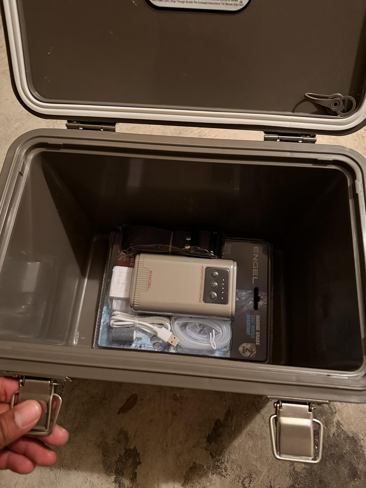 ENGEL Live Bait Cooler PRO for Fishing - Portable Minnow and Bait Bucket with Lithium-Ion Rechargeable Aerator customer photo 2