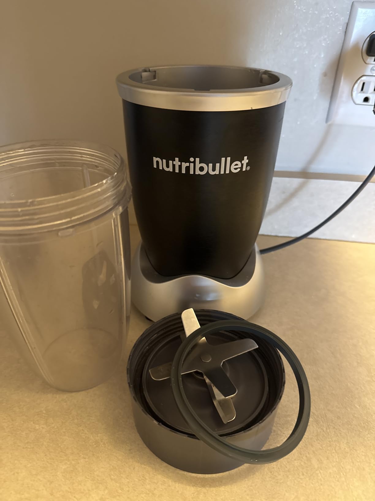 NutriBullet Special Edition NutriBullet Pro 900 - Watt Blender (MatteBlack) customer photo 1