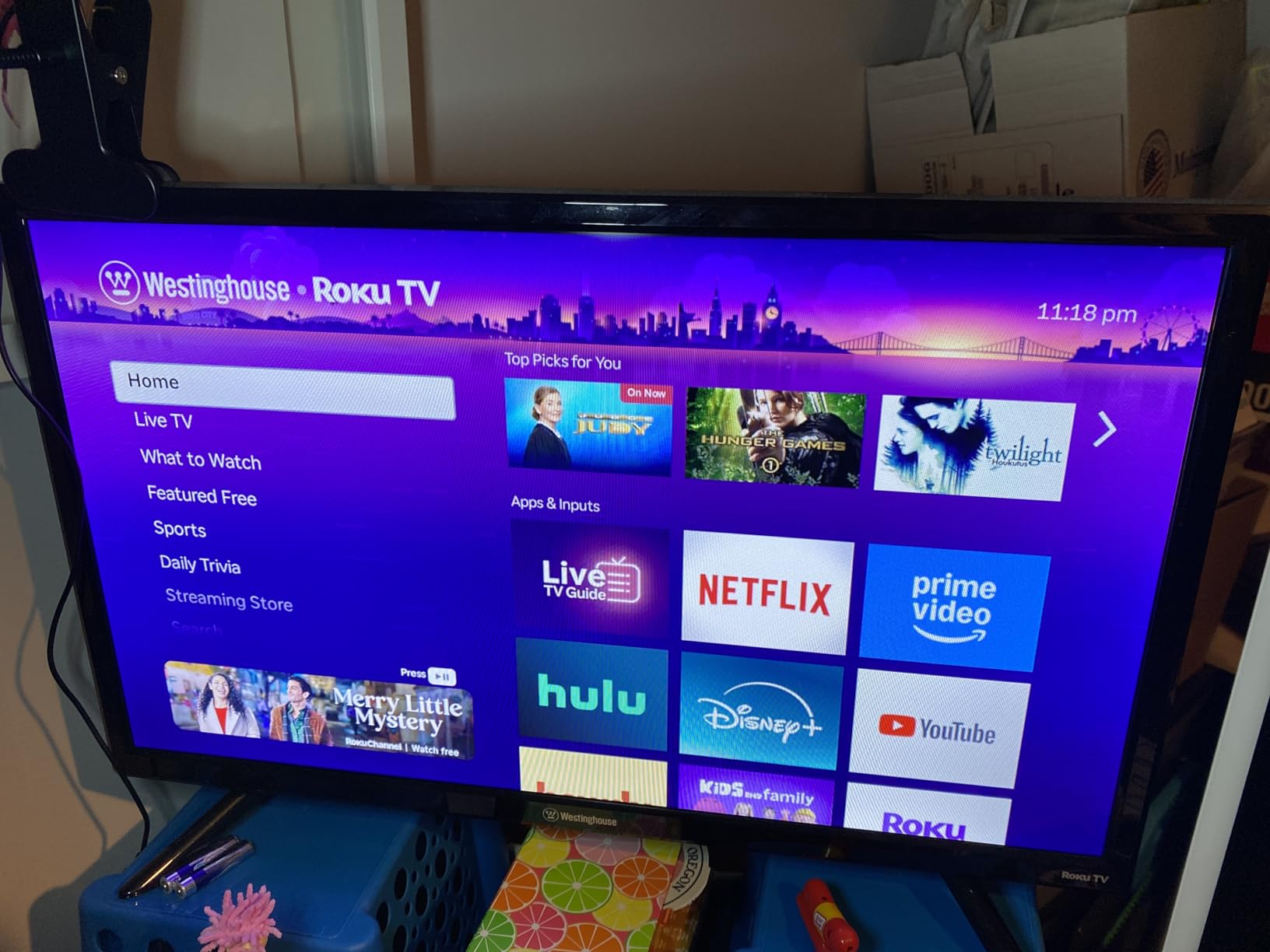 Roku TV - 32 Inch Smart TV, HD Television with Wi-Fi Connectivity and Mobile App, Flat Screen, Bluetooth, Compatible with Apple AirPlay, Alexa and Google Assistant customer photo 2