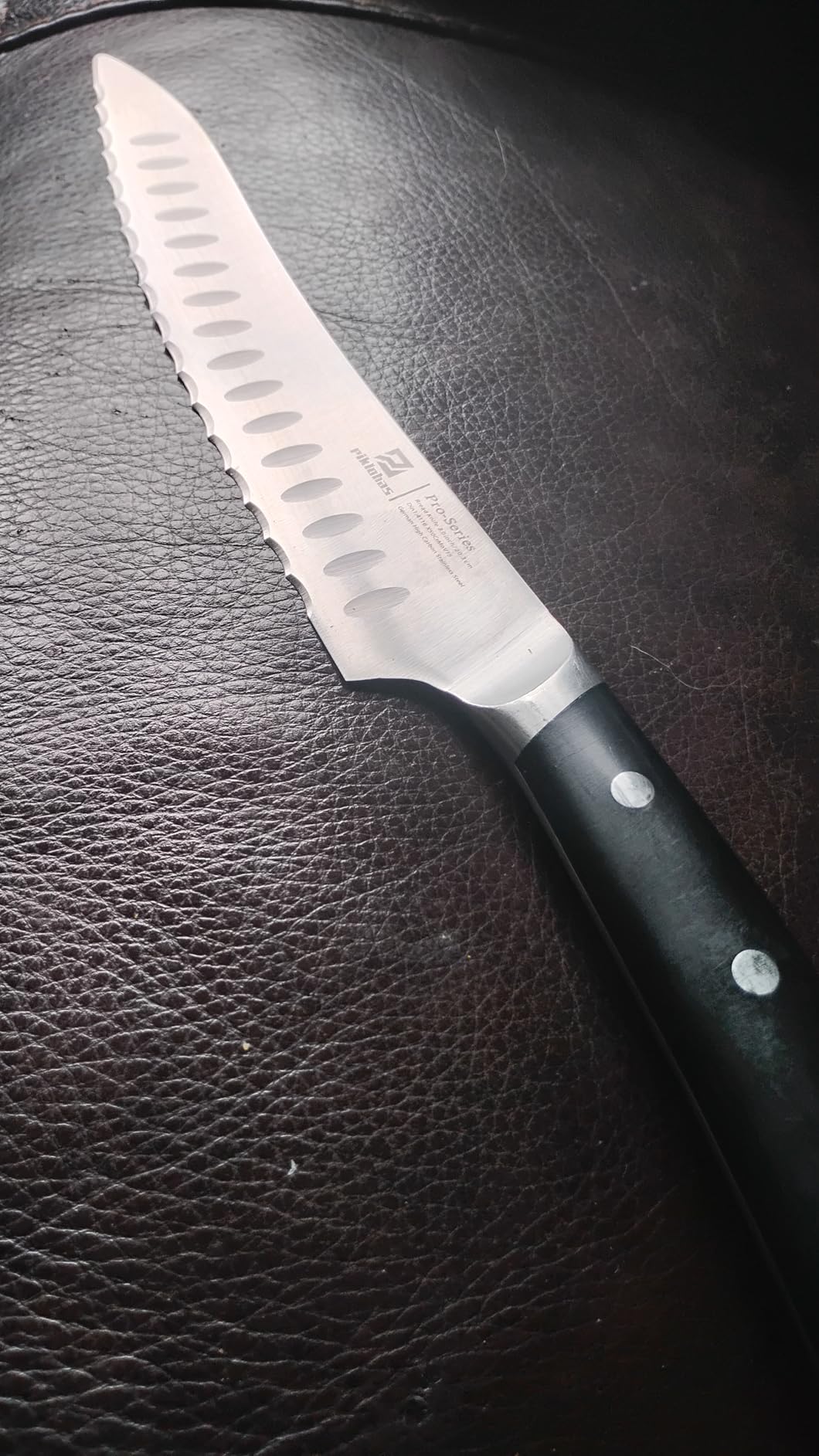 Piklohas Resharpenable Bread Knife for Homemade Bread, 10 Inch Serrated Sourdough Knife with Offset Handle, Innovative Wavy Edge for Clean Slices Crusty Bread, Bagels, Pineapple & Tomatoes, Gift Box customer photo 1
