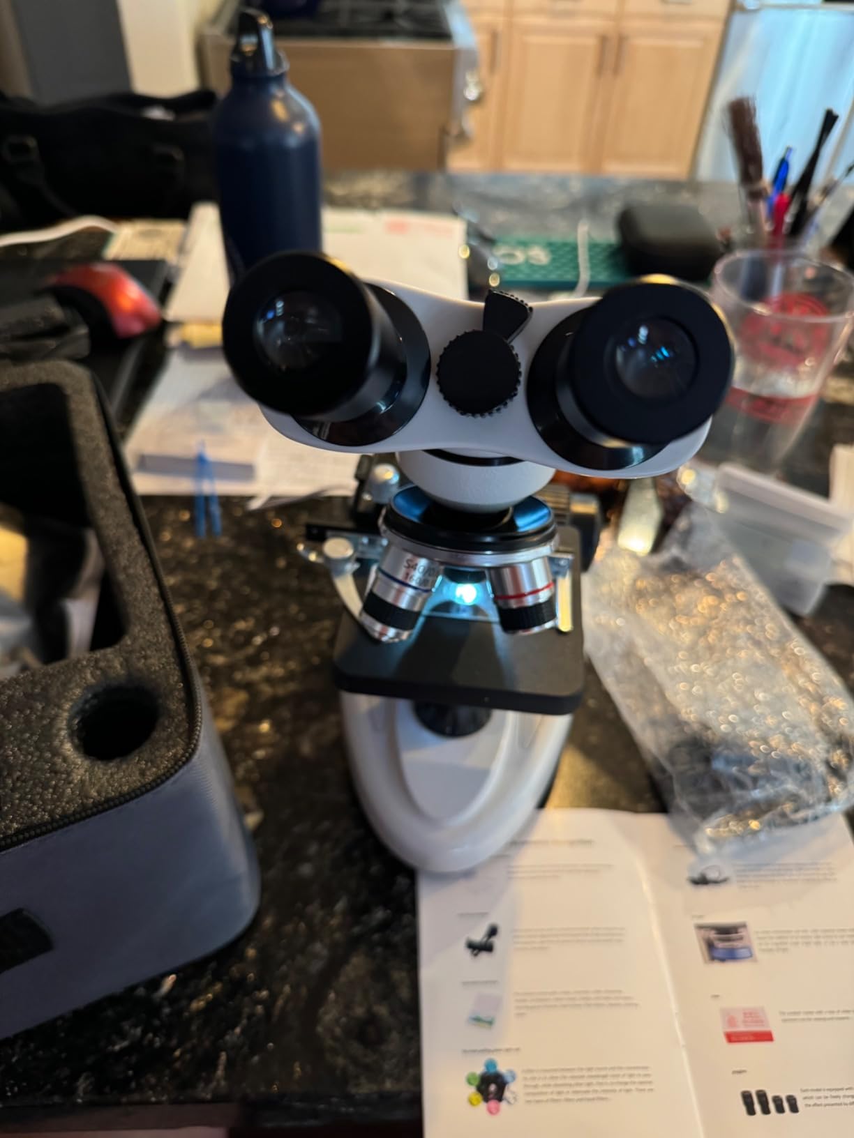 Binocular Compound Microscope 40X-2000X, Research Grade Professional Microscope with Dual Mechanical Stages and Coaxial Coarse/Fine Focus Knobs, Built-in Electronic Eyepieces, Adult Microscope customer photo 1