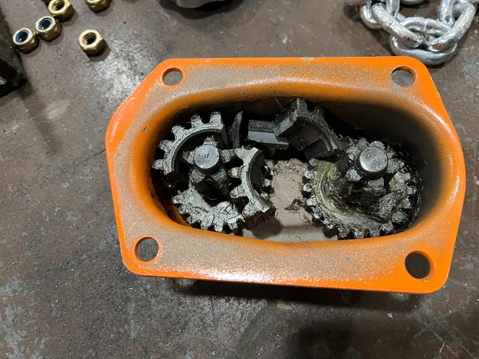 VEVOR Manual Lever Chain Hoist, 1-1/2 Ton 3300 lbs Capacity 10 FT Come Along, G80 Galvanized Carbon Steel with Weston Double-Pawl Brake, Auto Chain Leading & 360° Rotation Hook, for Garage Factory Dock customer photo 2