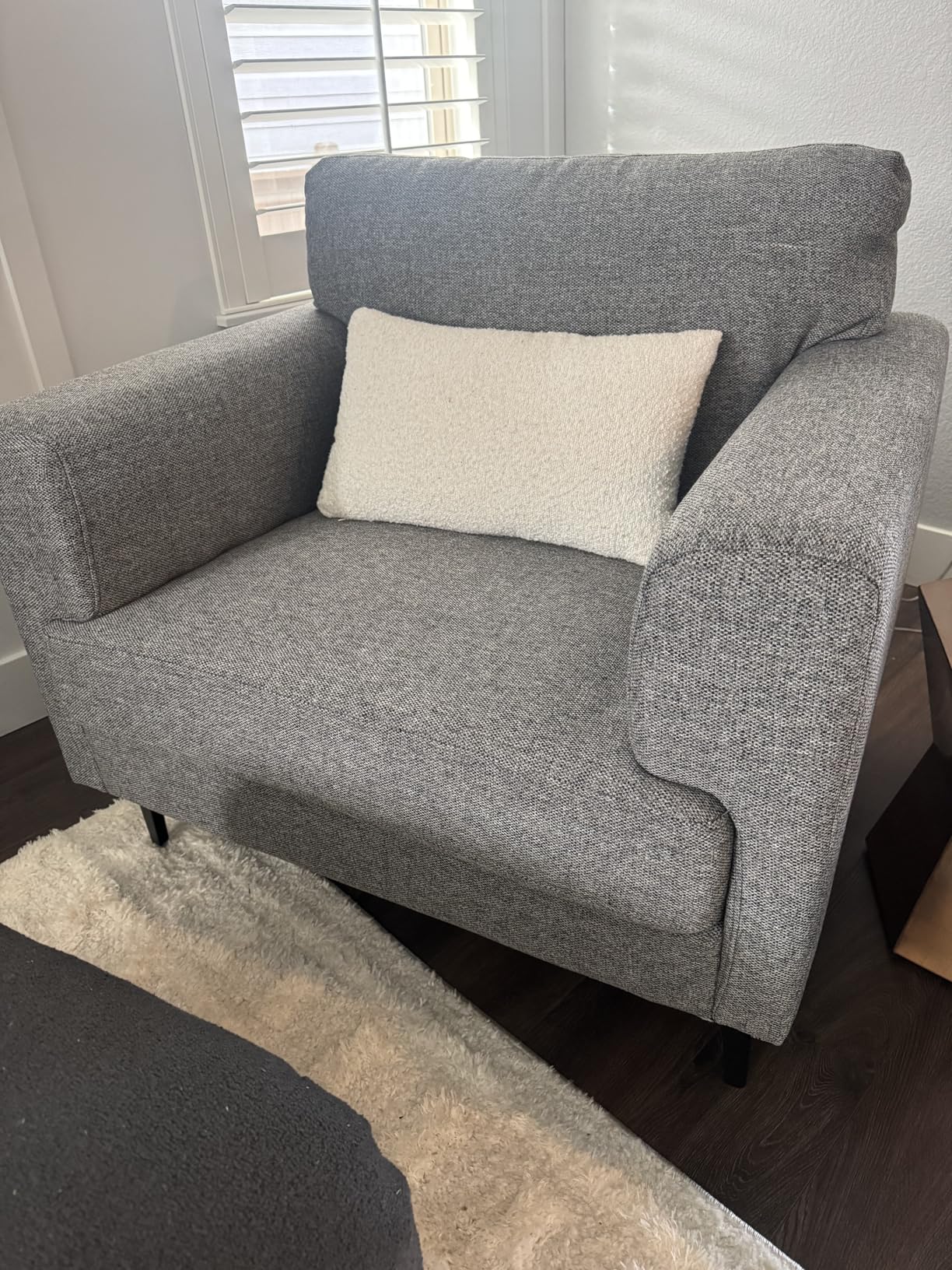 CDCASA Accent Chair, Linen Fabric Oversized Mid Century Modern Chair Set of 1, Comfy Upholstered Armchair Reading Accent Chairs Sofa Chairs for Bedroom Living Room, Light Brown customer photo 2