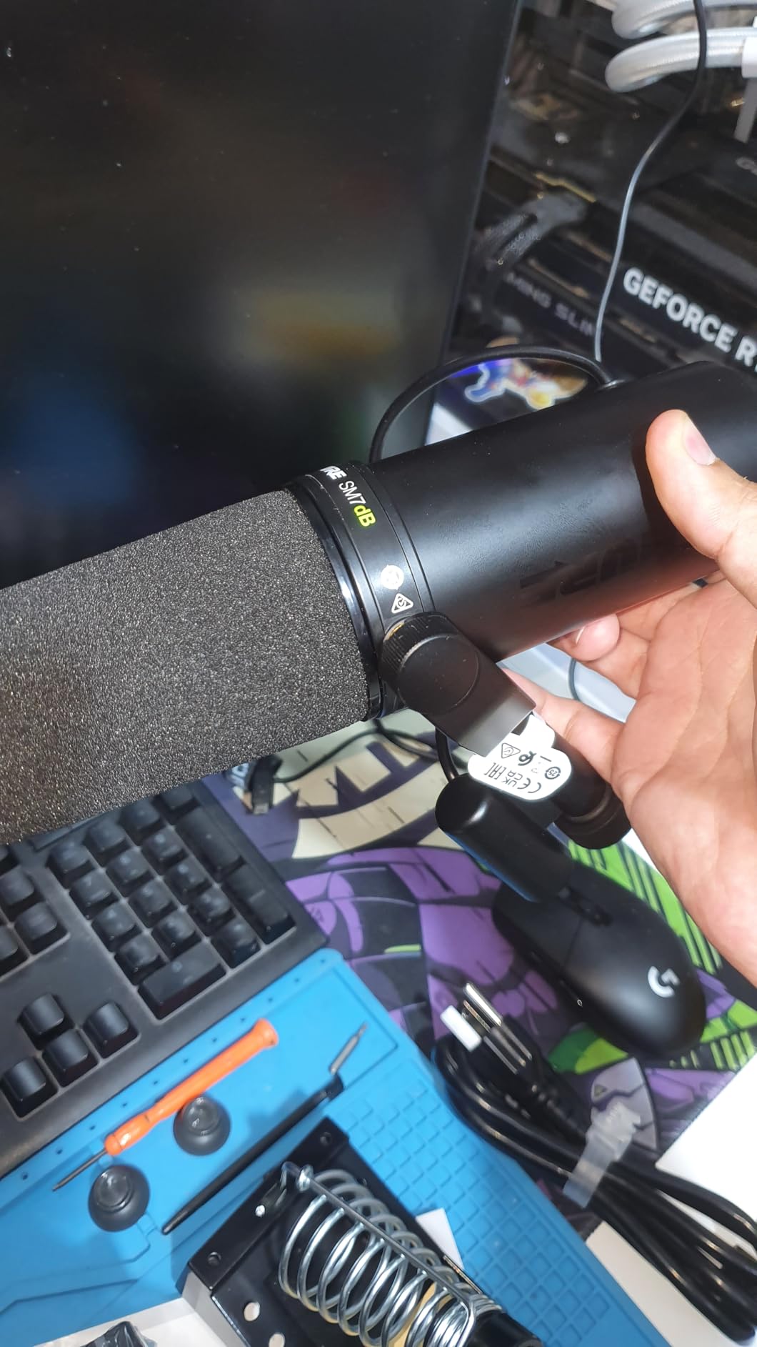 SM7dB Dynamic Studio Microphone with Built-in Preamp - XLR Mic for Podcasting, Streaming & Vocal Recording, Wide Frequency Range, Smooth Warm Audio, Detachable Windscreen, Black customer photo 2