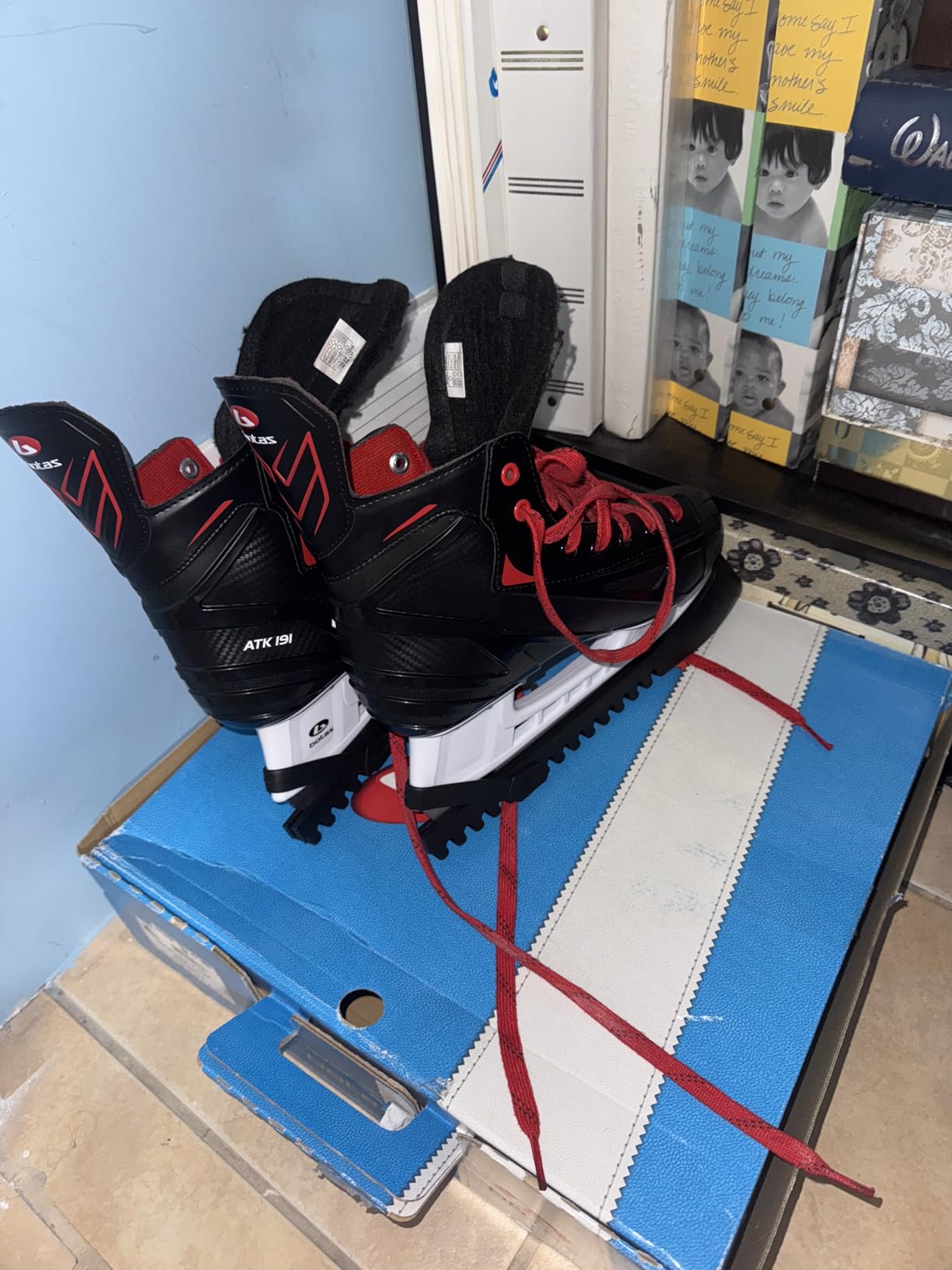 Draft/Attack Men's Ice Hockey Skates | Made in Europe (Czech Republic) | Color: Black customer photo 2