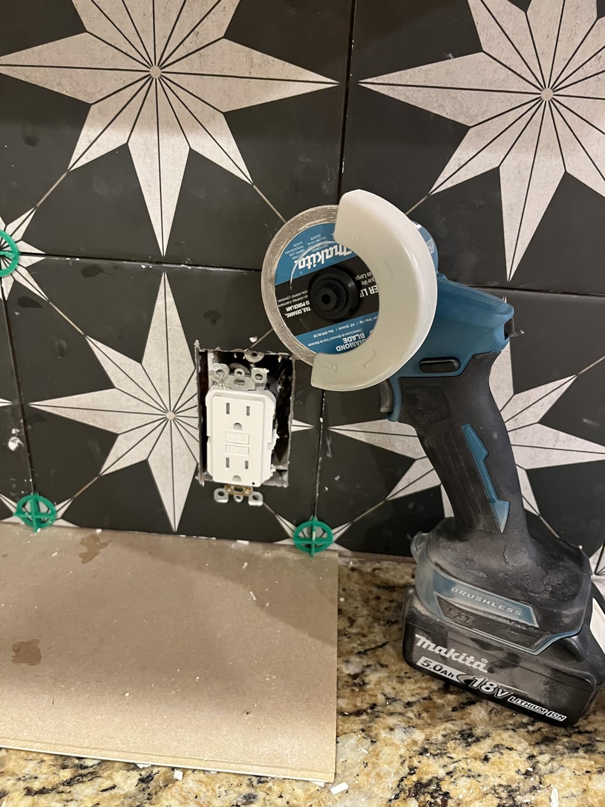 Makita XCM01Z 18V LXT Lithium-Ion Brushless Cordless 3