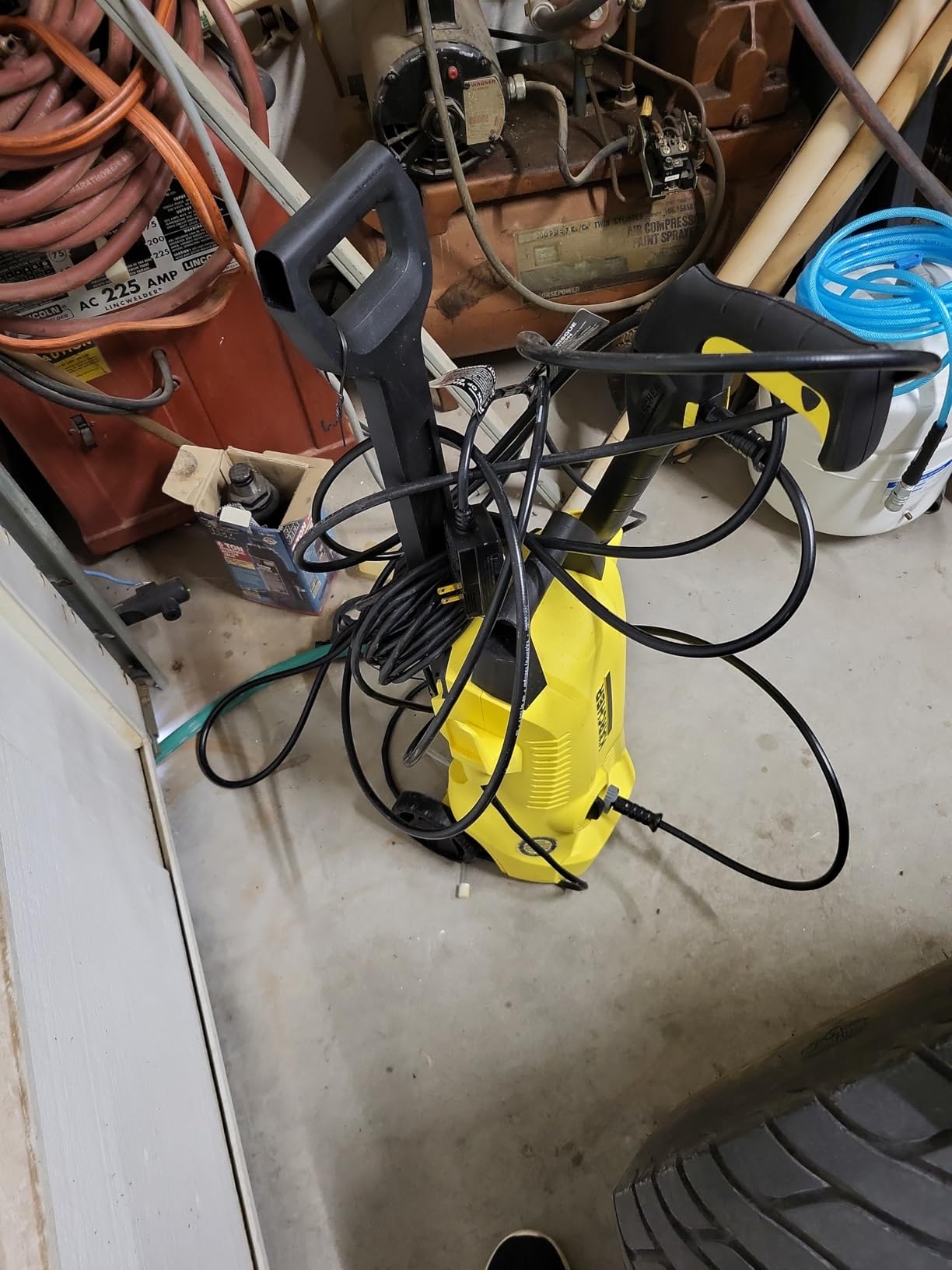 Kärcher Pressure Washer, K2 Power Control, Max 2000 PSI, 25 ft. Hose, 2 Spray Wands - 1.45 GPM customer photo 2