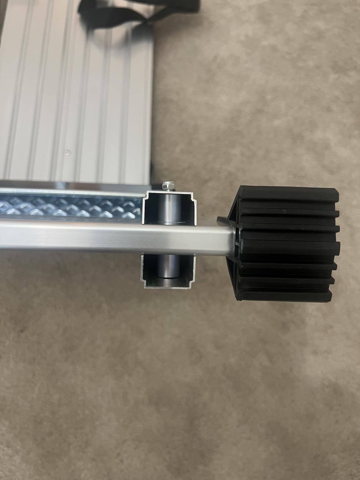 VEVOR Folding Work Platform, 40x12x20 inch Aluminum Drywall Stool Ladder, 660 lbs Load Capacity Heavy Duty Work Bench customer photo 2