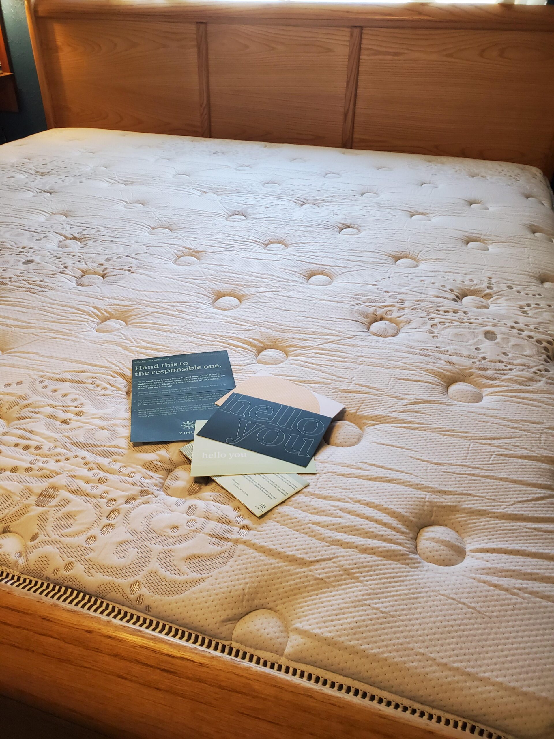 Zinus 12 Inch Comfort Support Hybrid Mattress [New Version], Queen, Fiberglass Free, Medium Plush, Motion Isolation, Certified Safe Foams & Fabric, Mattress in A Box customer photo 1