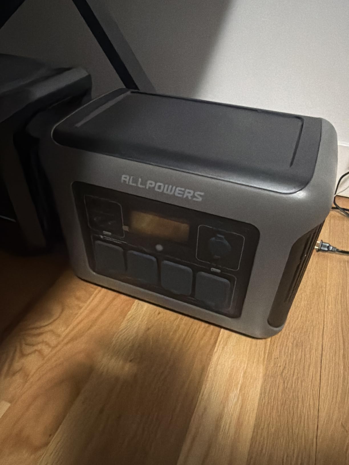 ALLPOWERS R1500 LITE Portable Power Station, 1056Wh LiFePO4 Battery for Home Backup Power, 1600W AC /100W USB-C Output (Peak 3200W), Solar Generator for Camping, Party, RV customer photo 1
